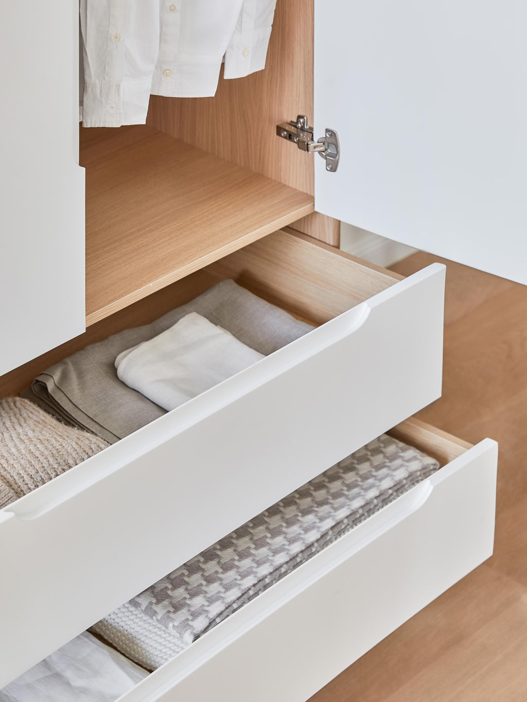 Kleiner Kleiderschrank Cassy, 2-türig