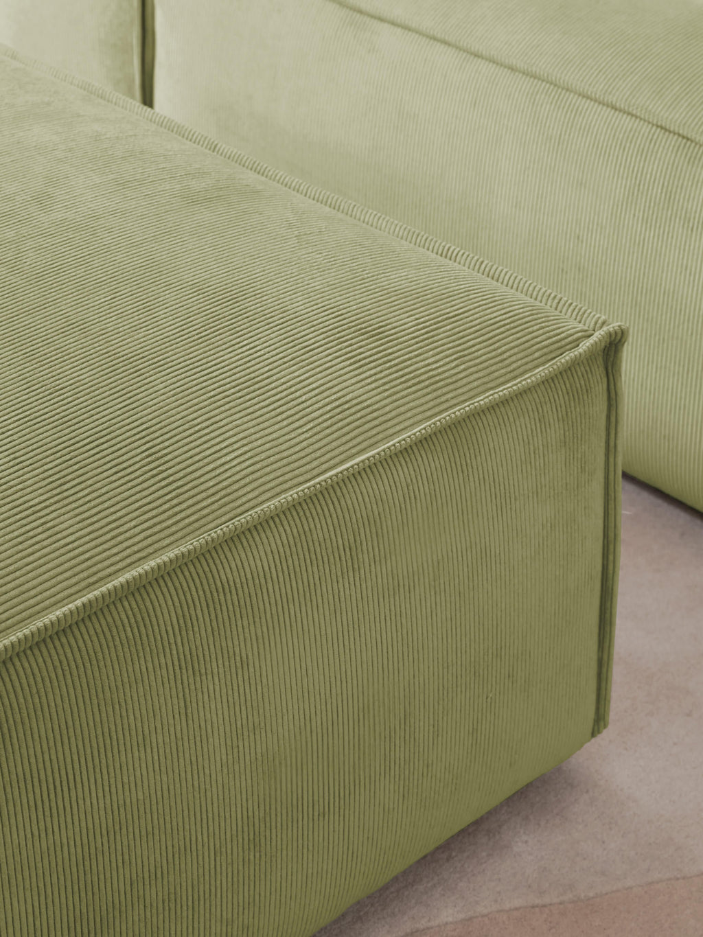 Sofa-Hocker Lennon aus Cord