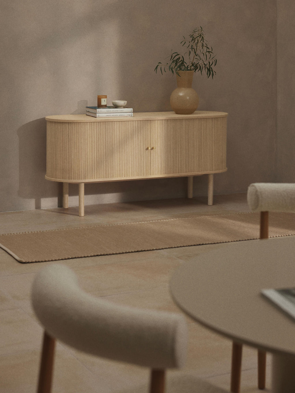 Sideboard Calary mit geriffelter Front