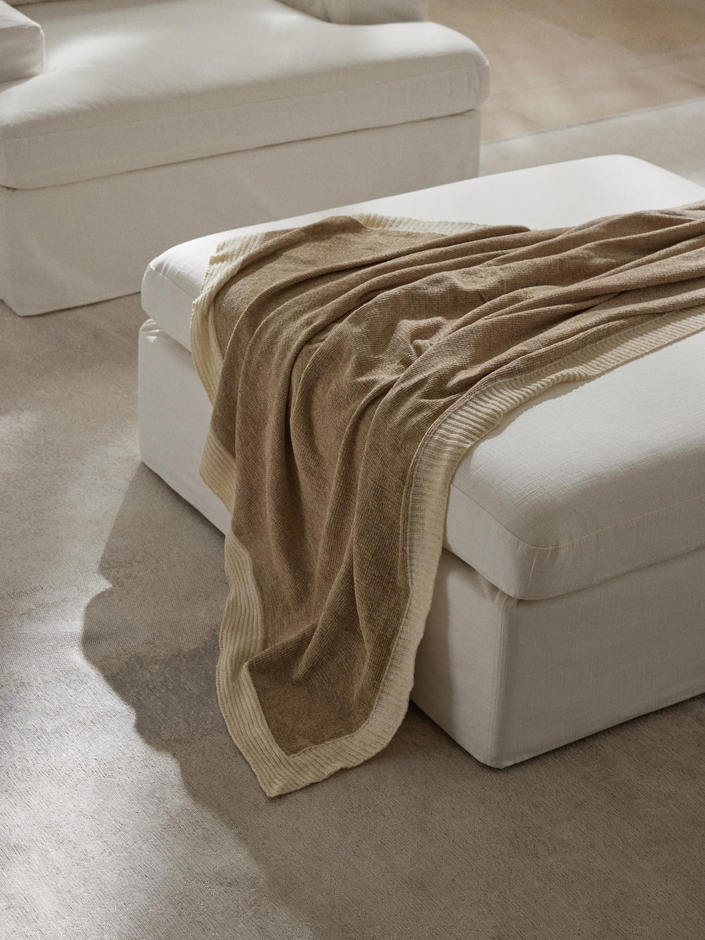 Sofa-Hocker Russell mit abnehmbaren Bezügen