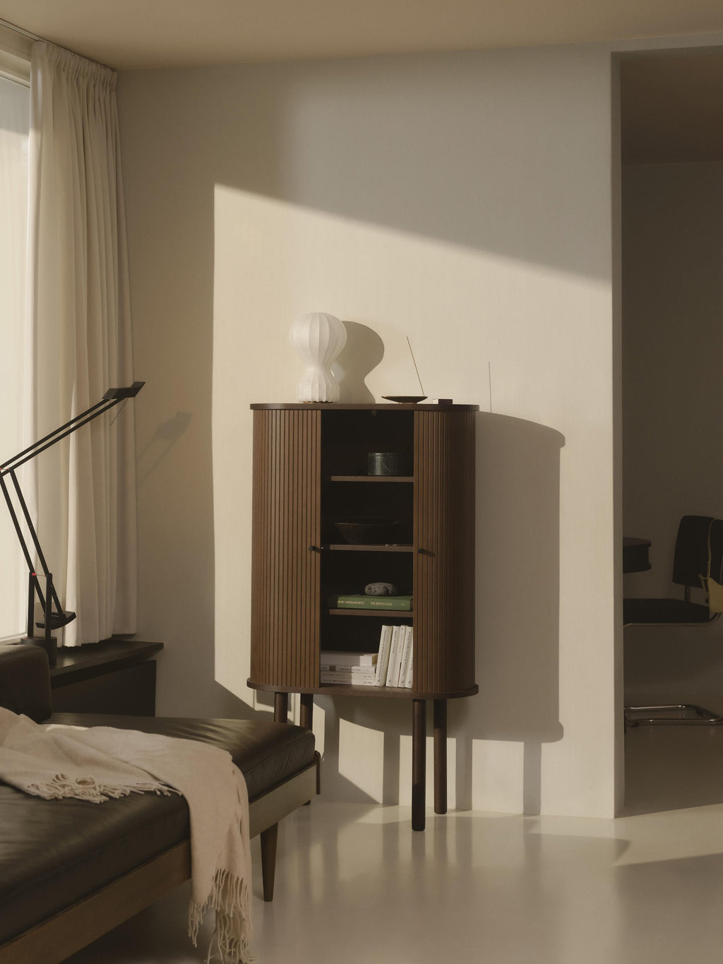 Highboard Calary mit geriffelter Front