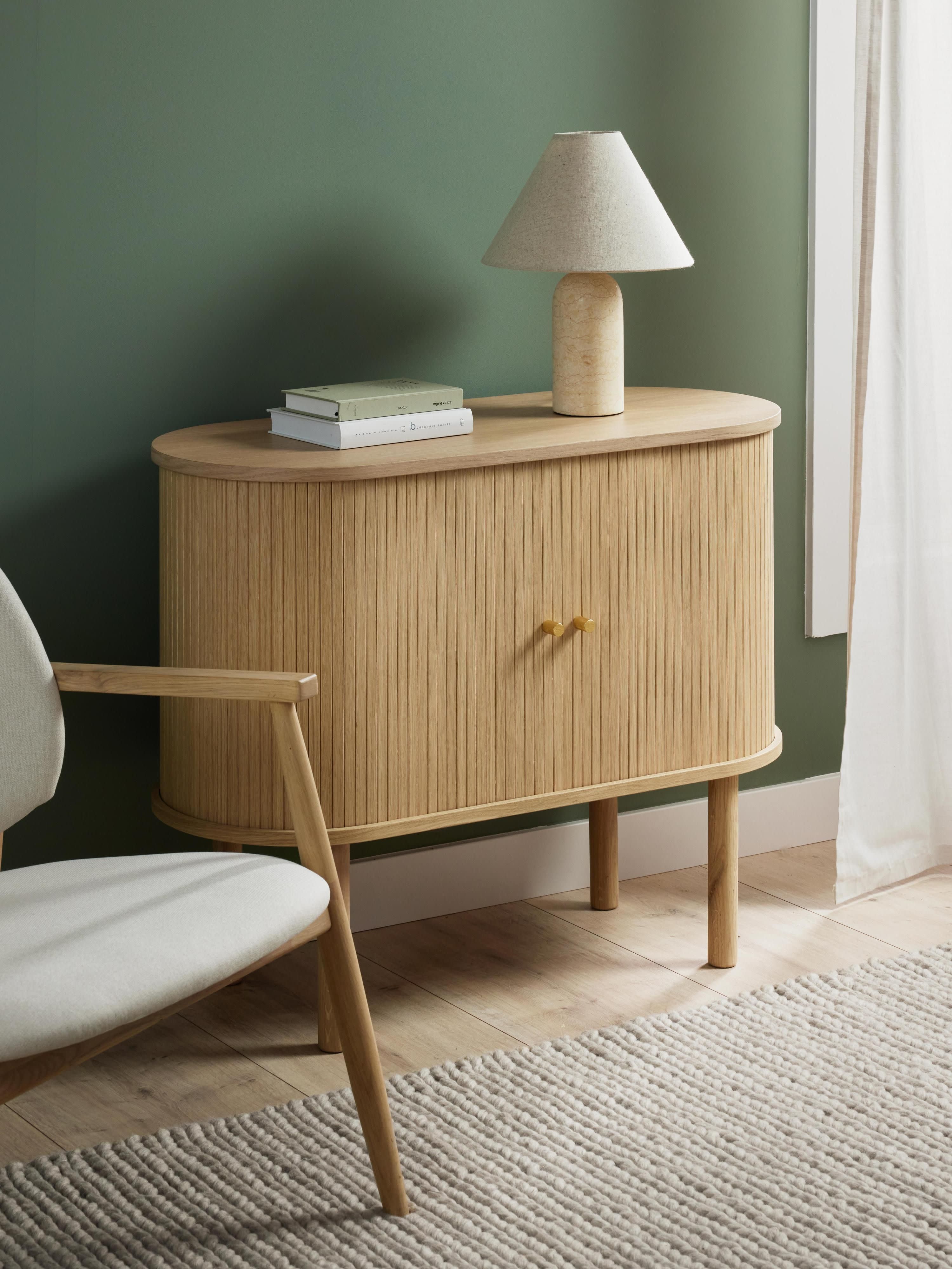 Kleines Sideboard Calary mit geriffelter Front