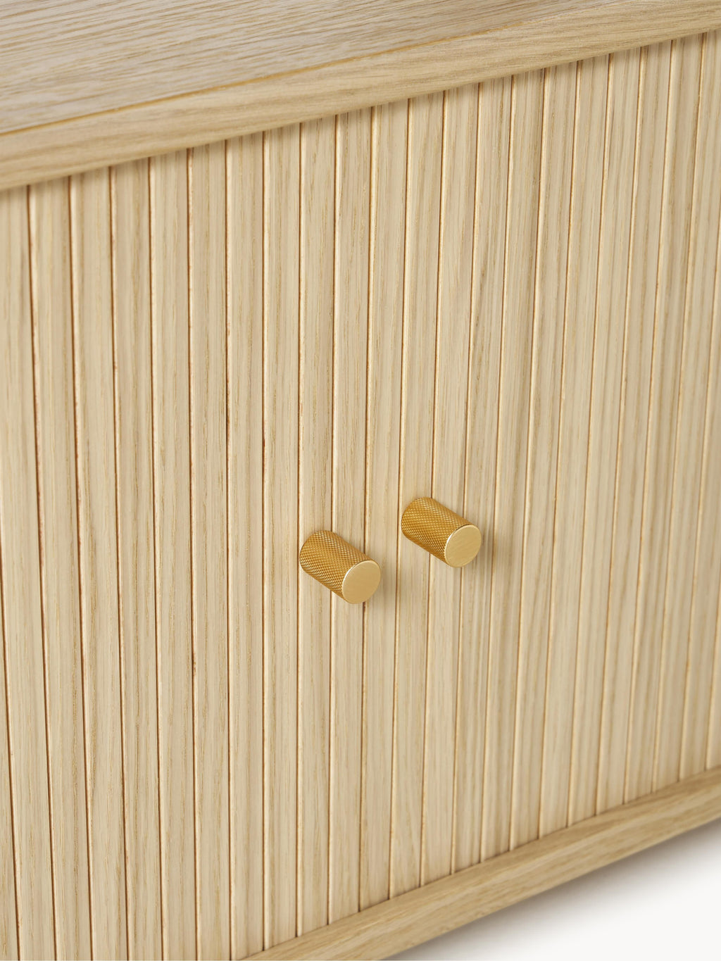 Wandregal Calary mit geriffelter Front