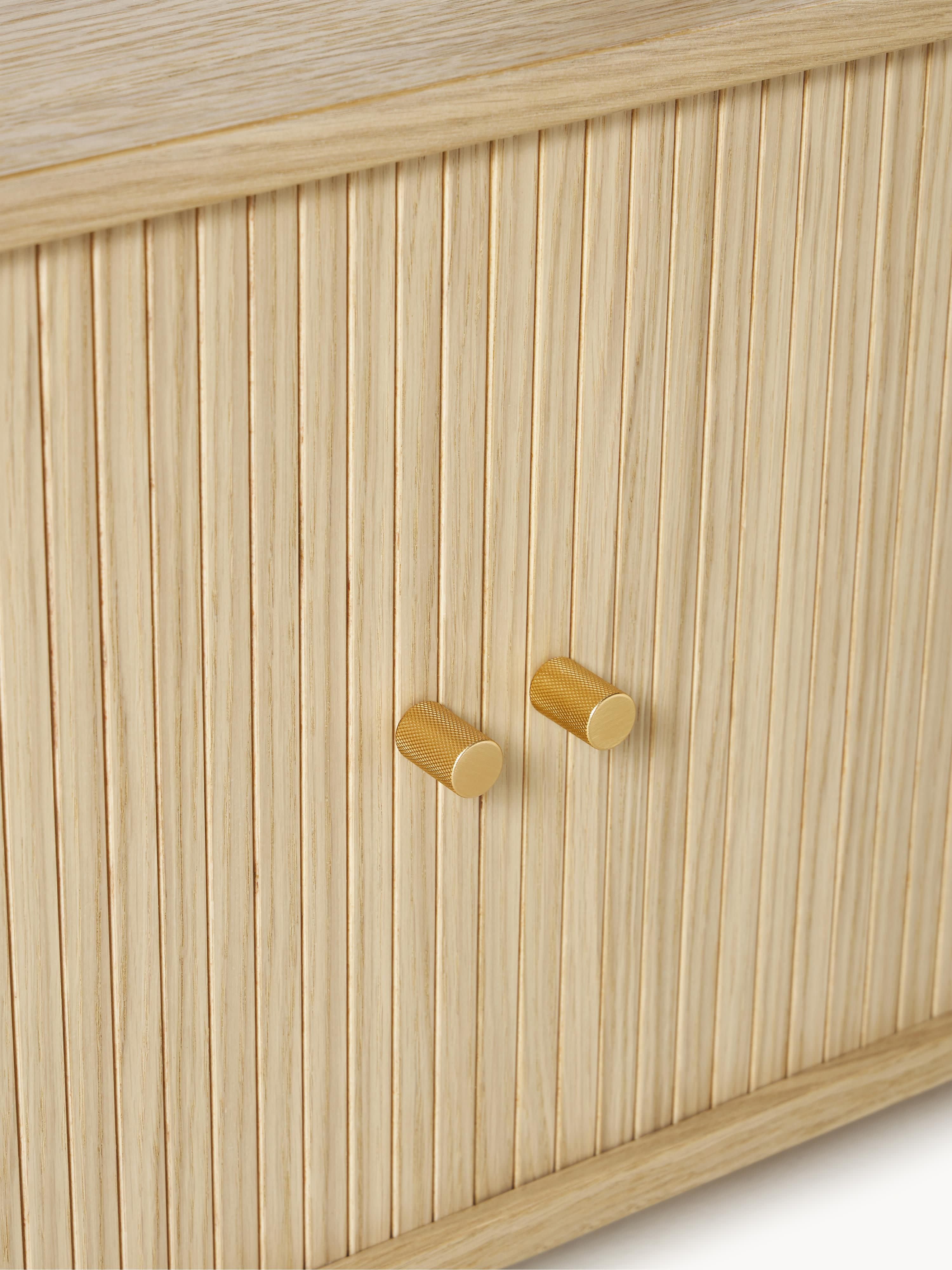 Wandregal Calary mit geriffelter Front