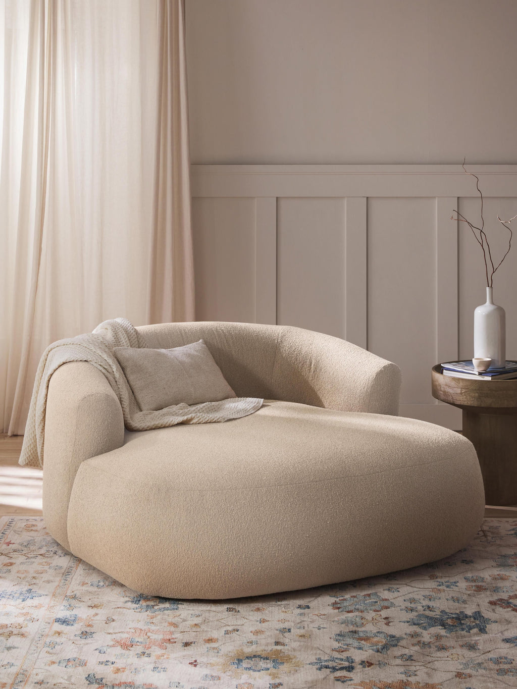 Bouclé-XL-Loungesessel Sofia