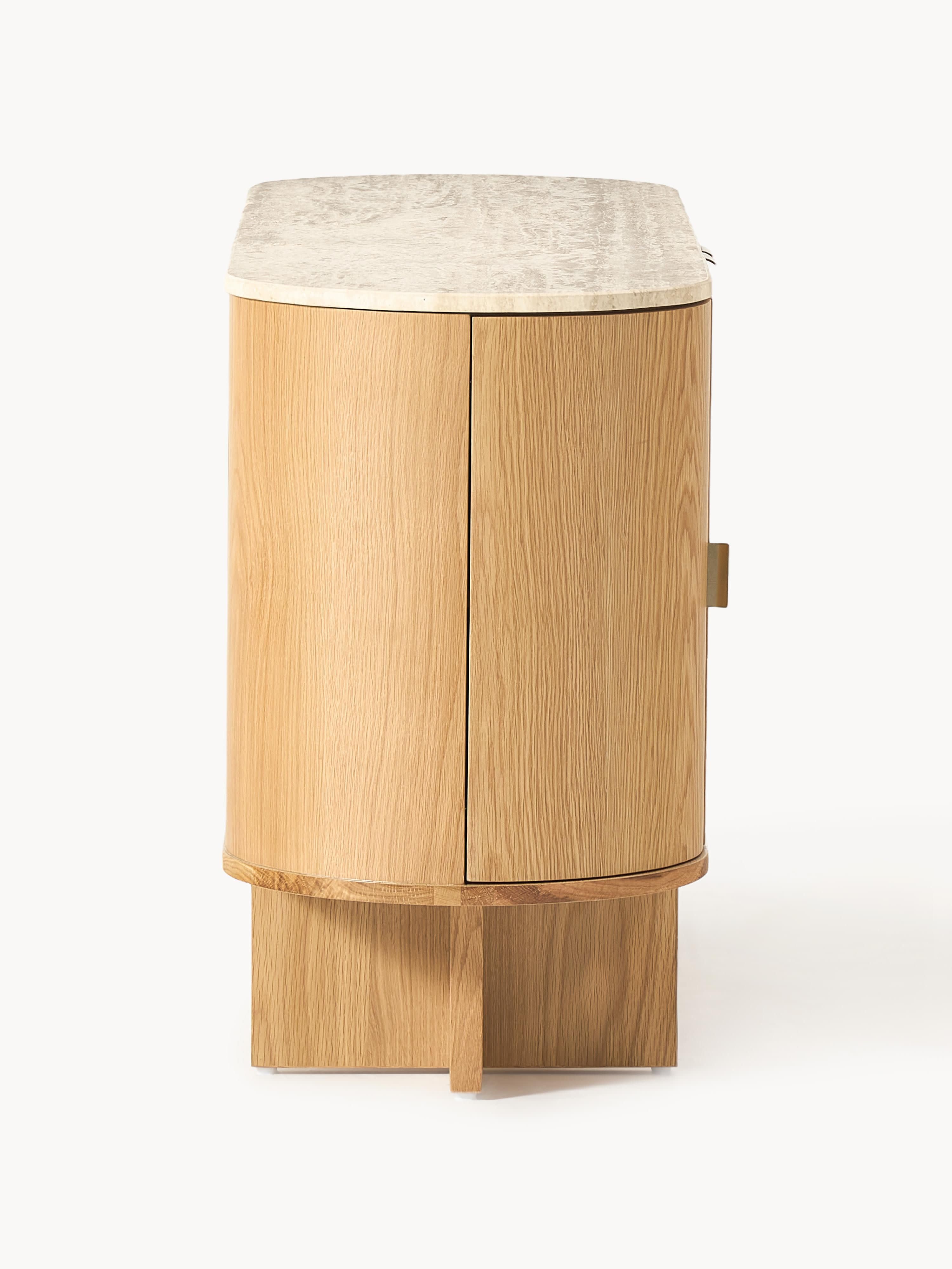 Holz-Sideboard Zumi mit abgerundeten Ecken und Travertinplatte