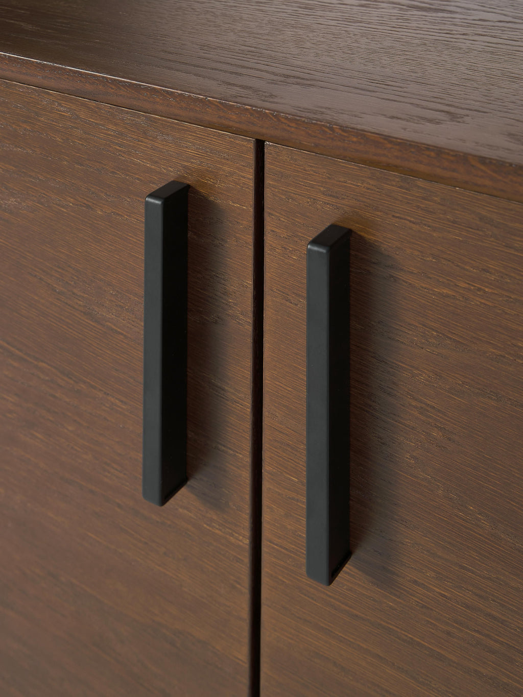 Highboard Diana aus Eichenholz