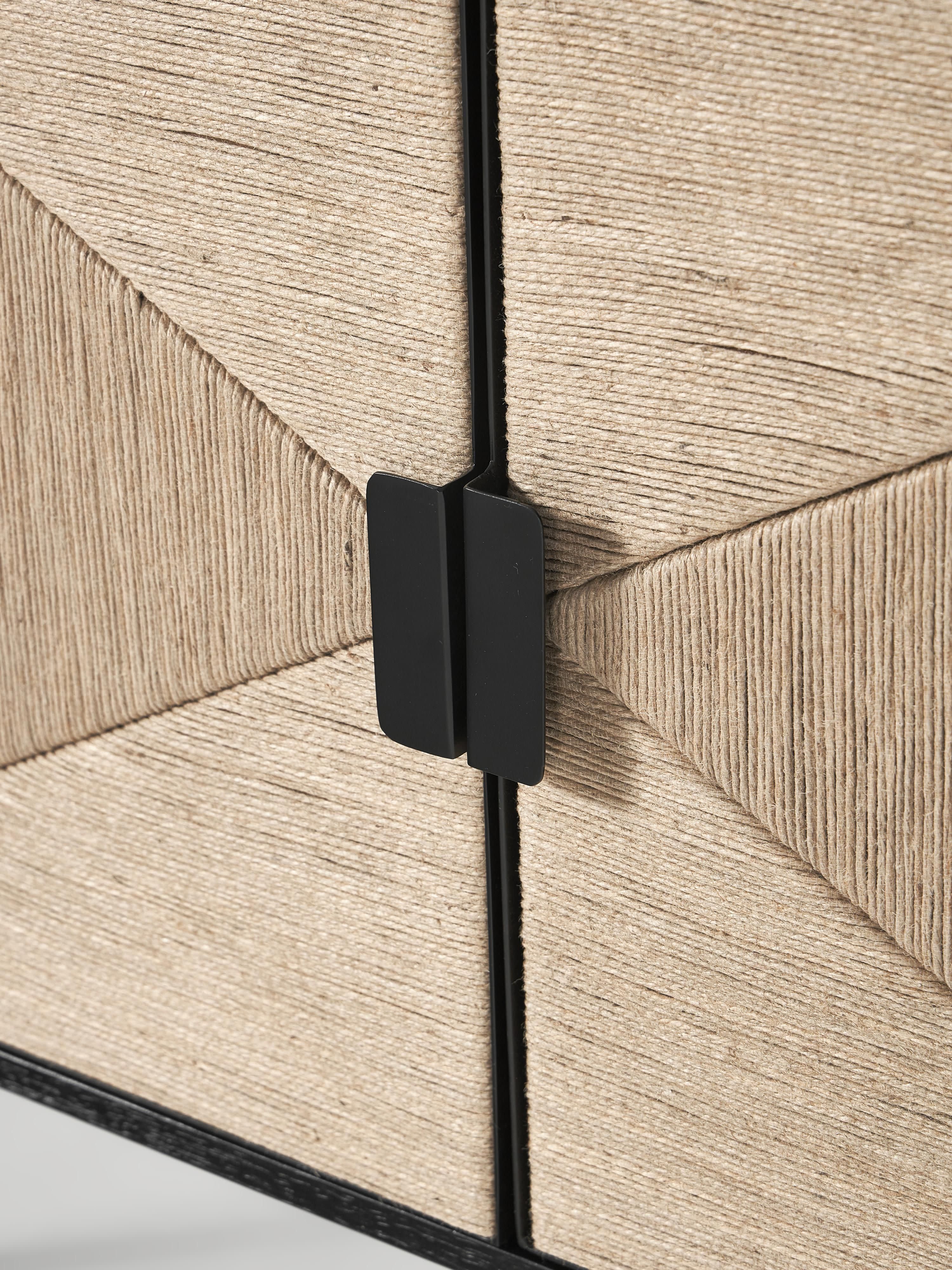 Lowboard June aus Mangoholz