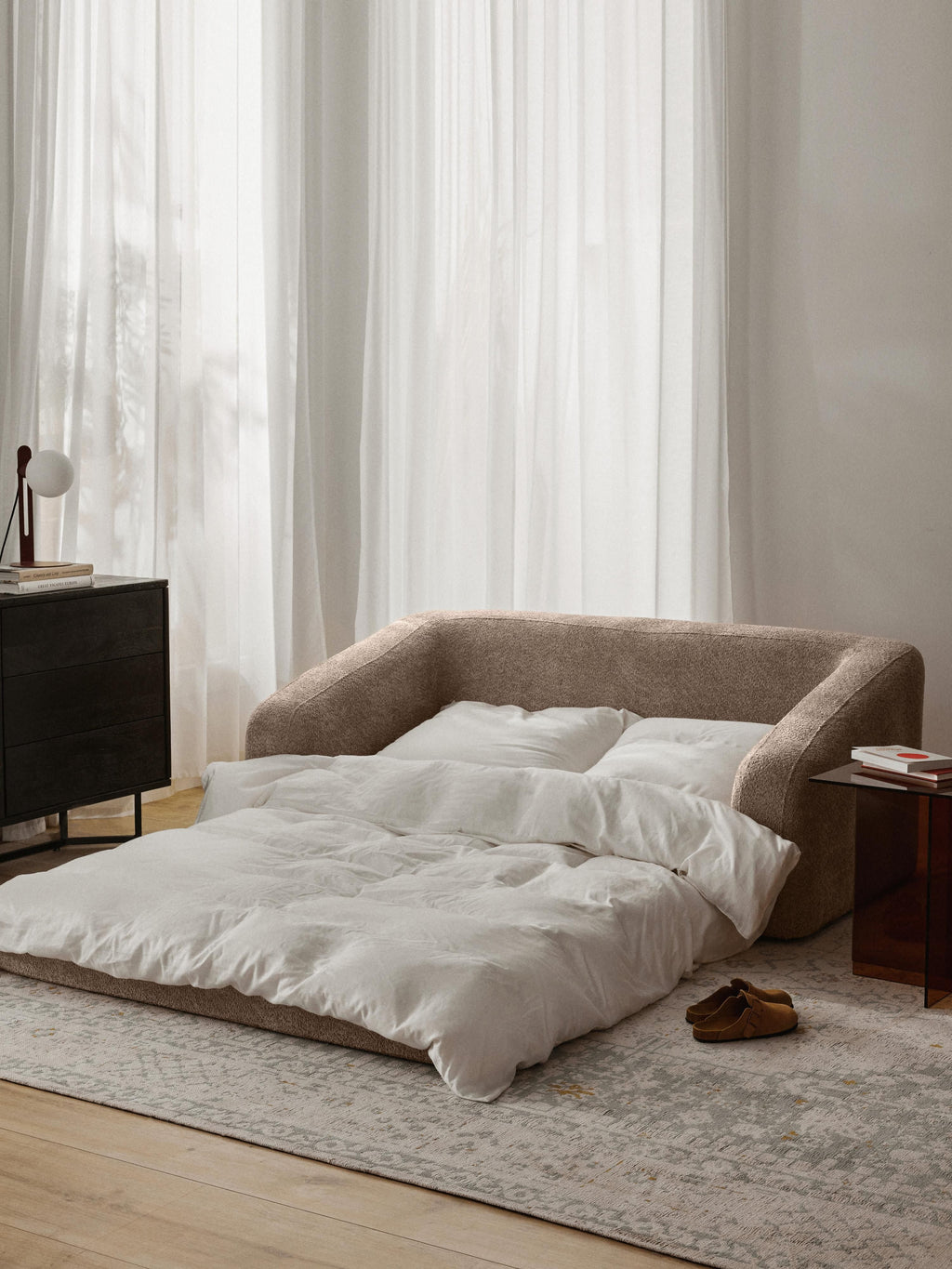 Schlafsofa Eliot (2-Sitzer) aus Teddy-Bouclé