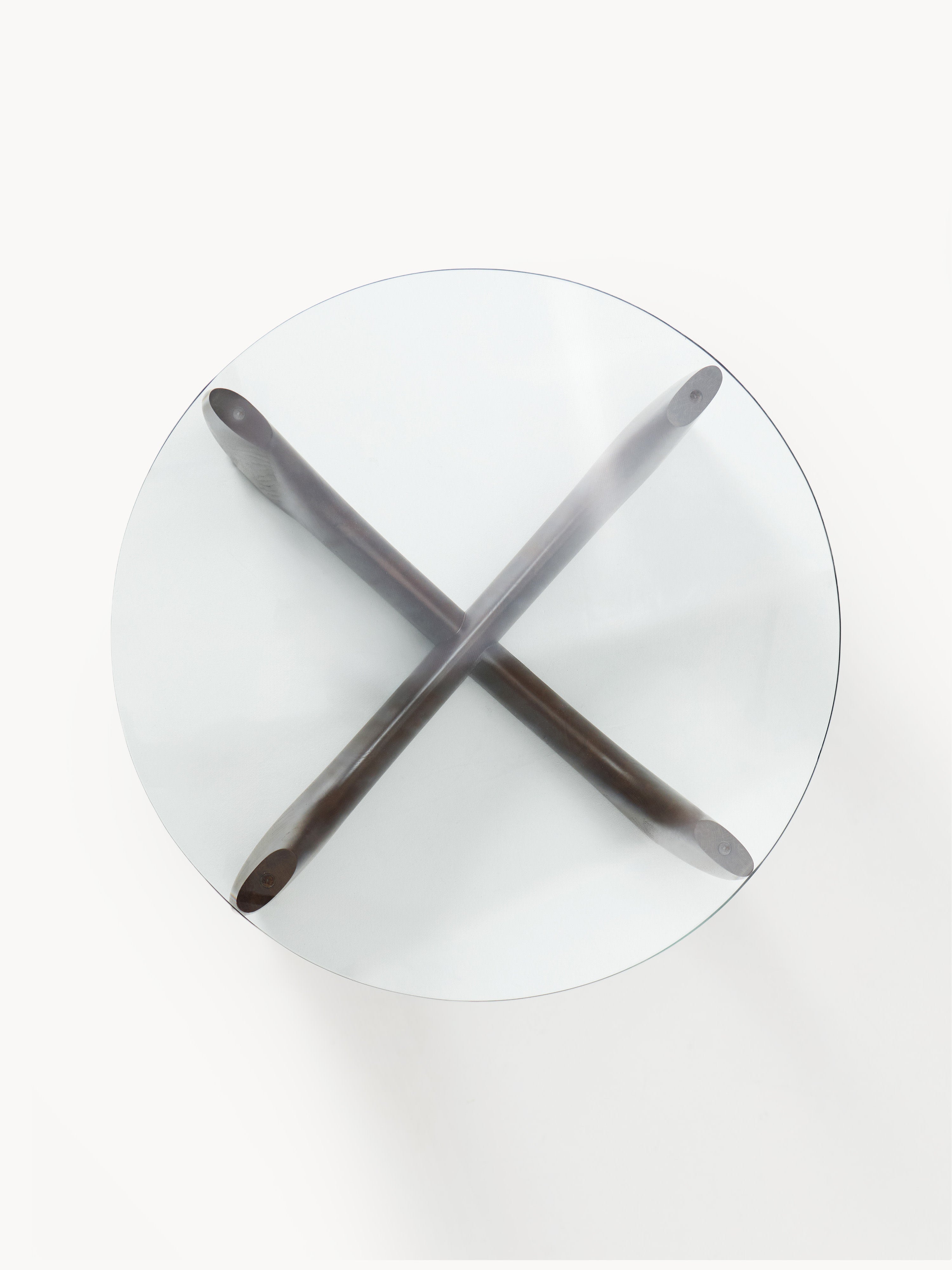 Runder Holz-Couchtisch Miya mit Glasplatte