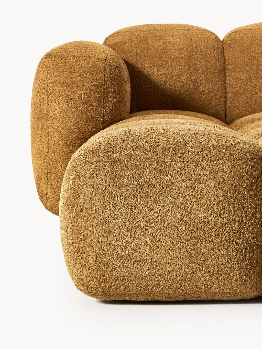Modulares Sofa Tayla (4-Sitzer) aus Teddy-Bouclé mit Hocker (links/rechts)