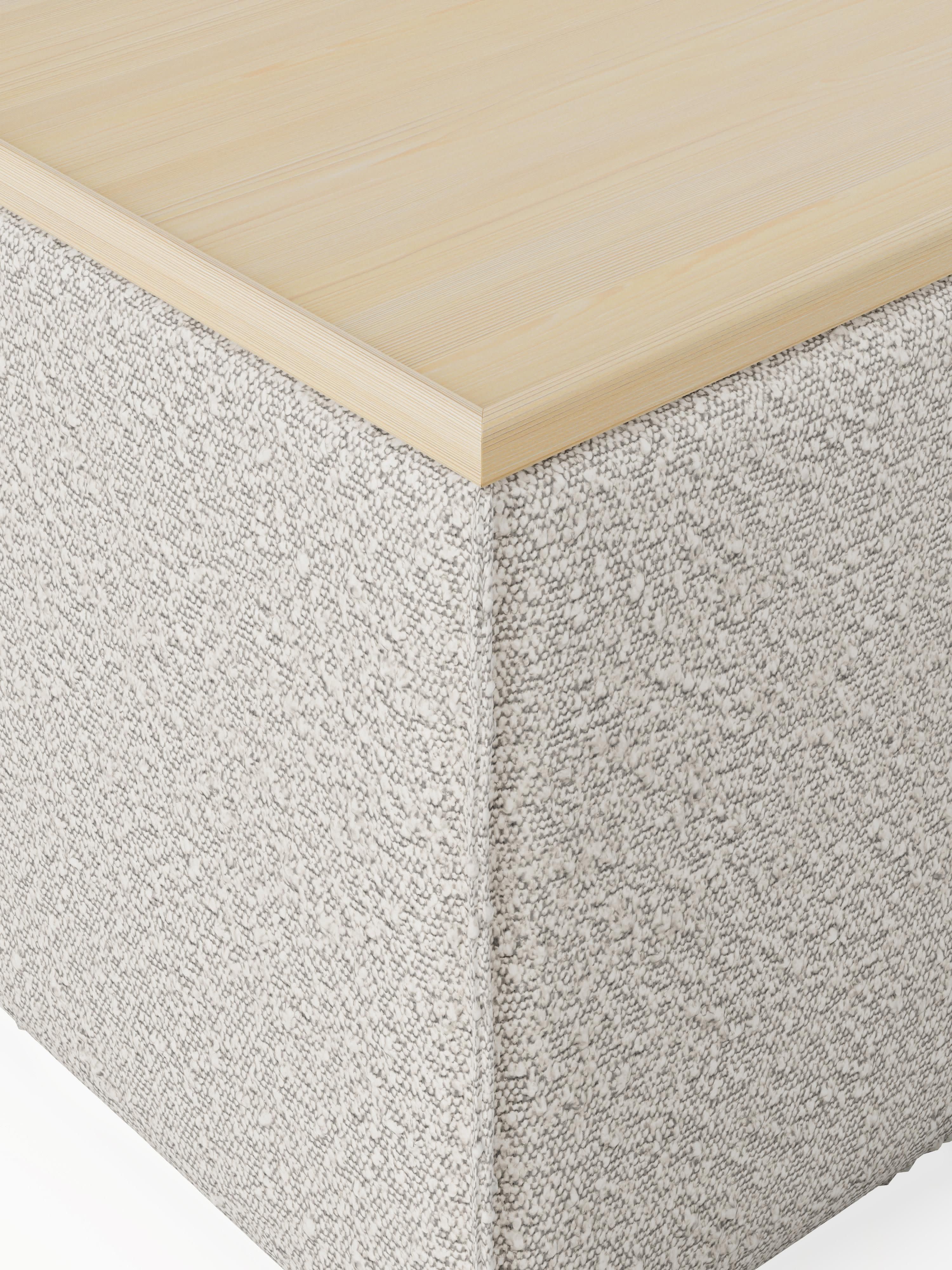 Sofa-Hocker Lennon aus Bouclé mit Stauraum
