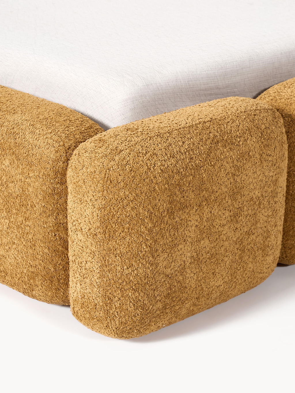 Polsterbett Tayla aus Teddy-Bouclé