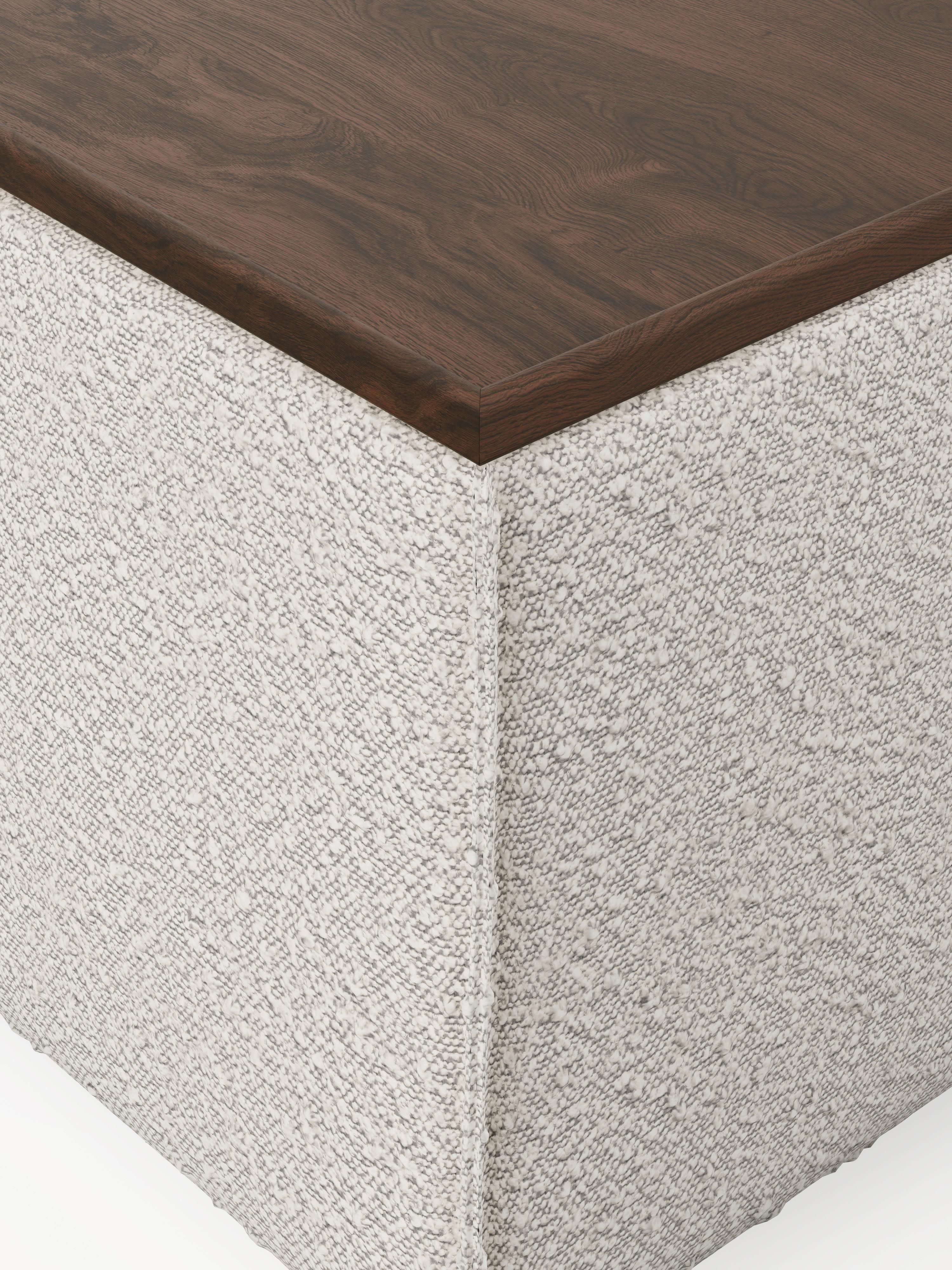 Sofa-Hocker Lennon aus Bouclé mit Stauraum