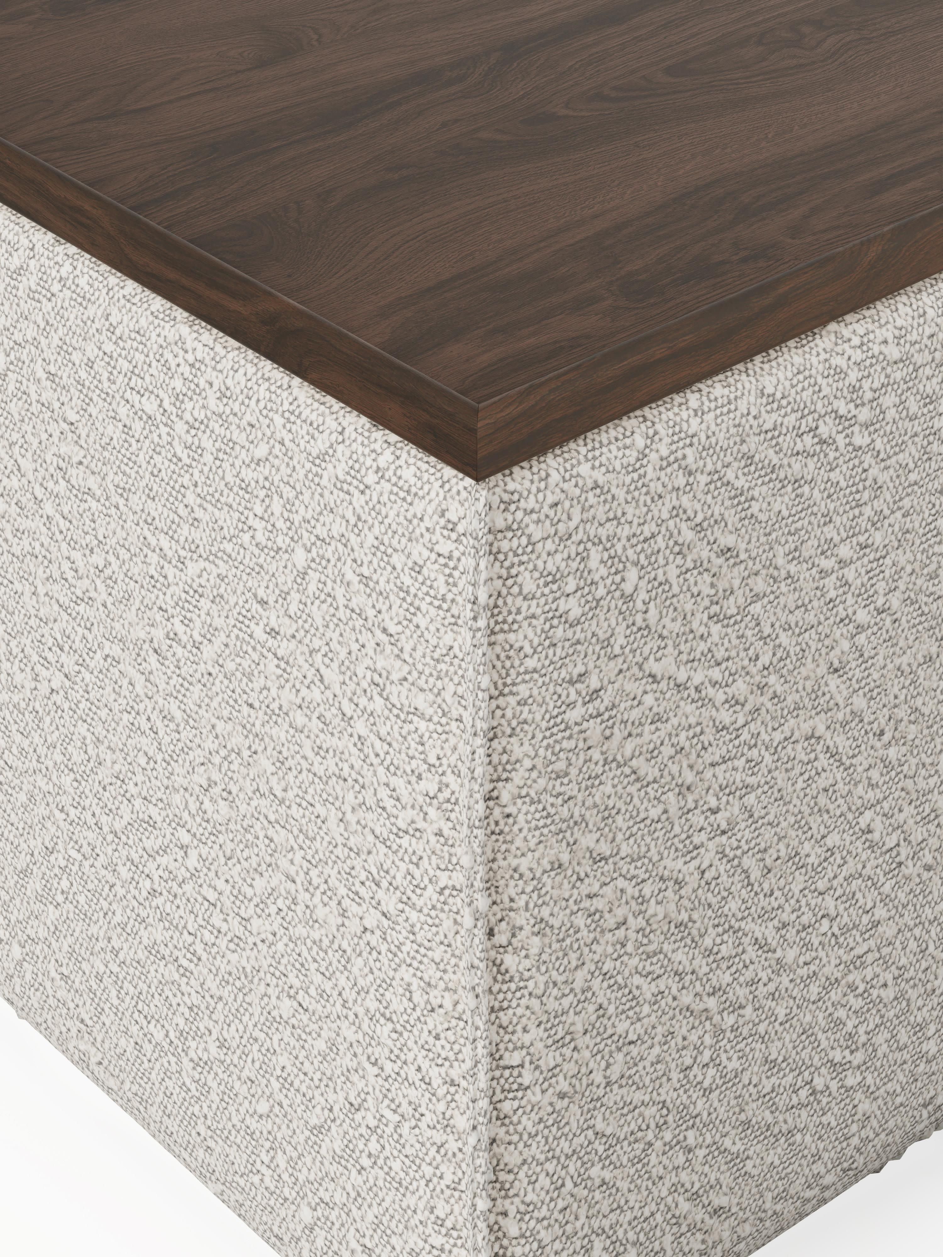 Sofa-Hocker Lennon aus Bouclé mit Stauraum