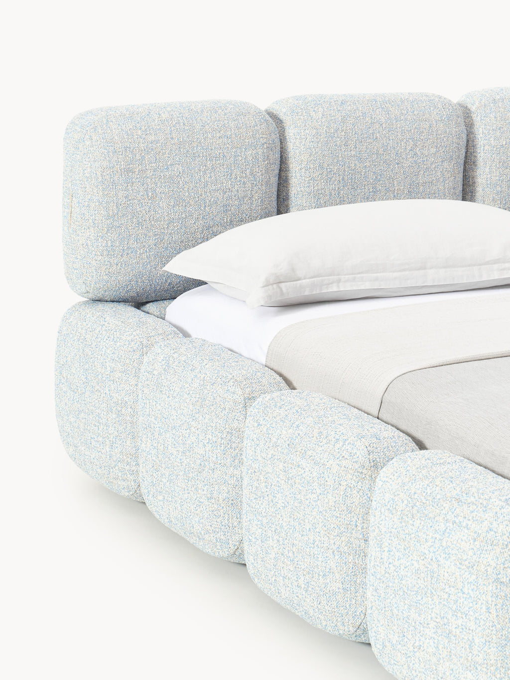 Polsterbett Tayla aus Bouclé mit Stauraum