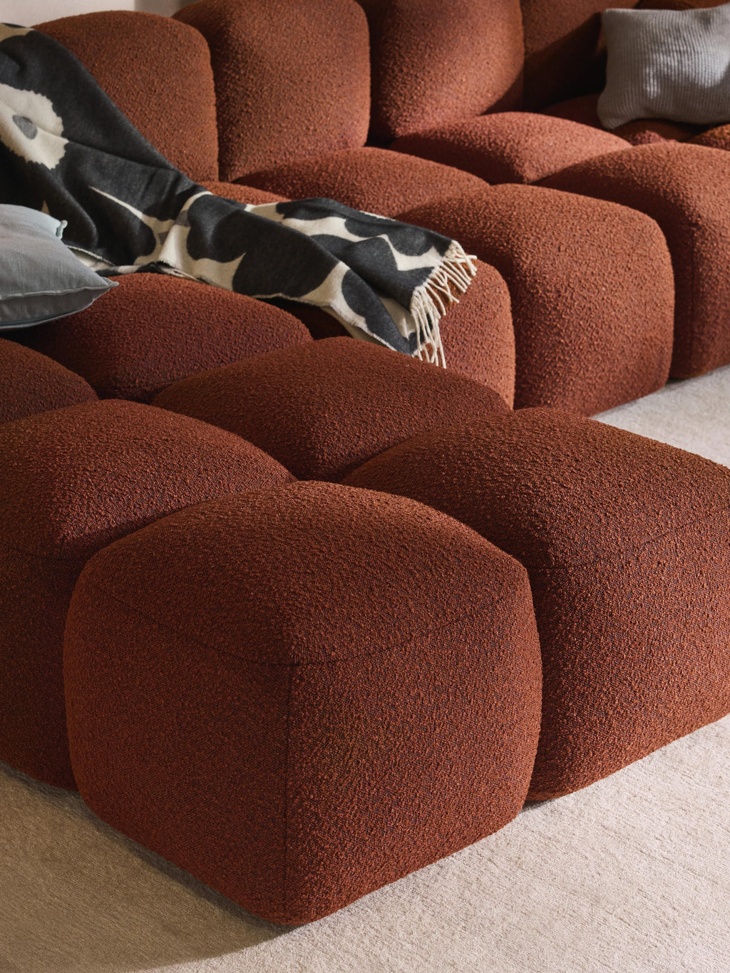 Sofa-Hocker Tayla aus Bouclé