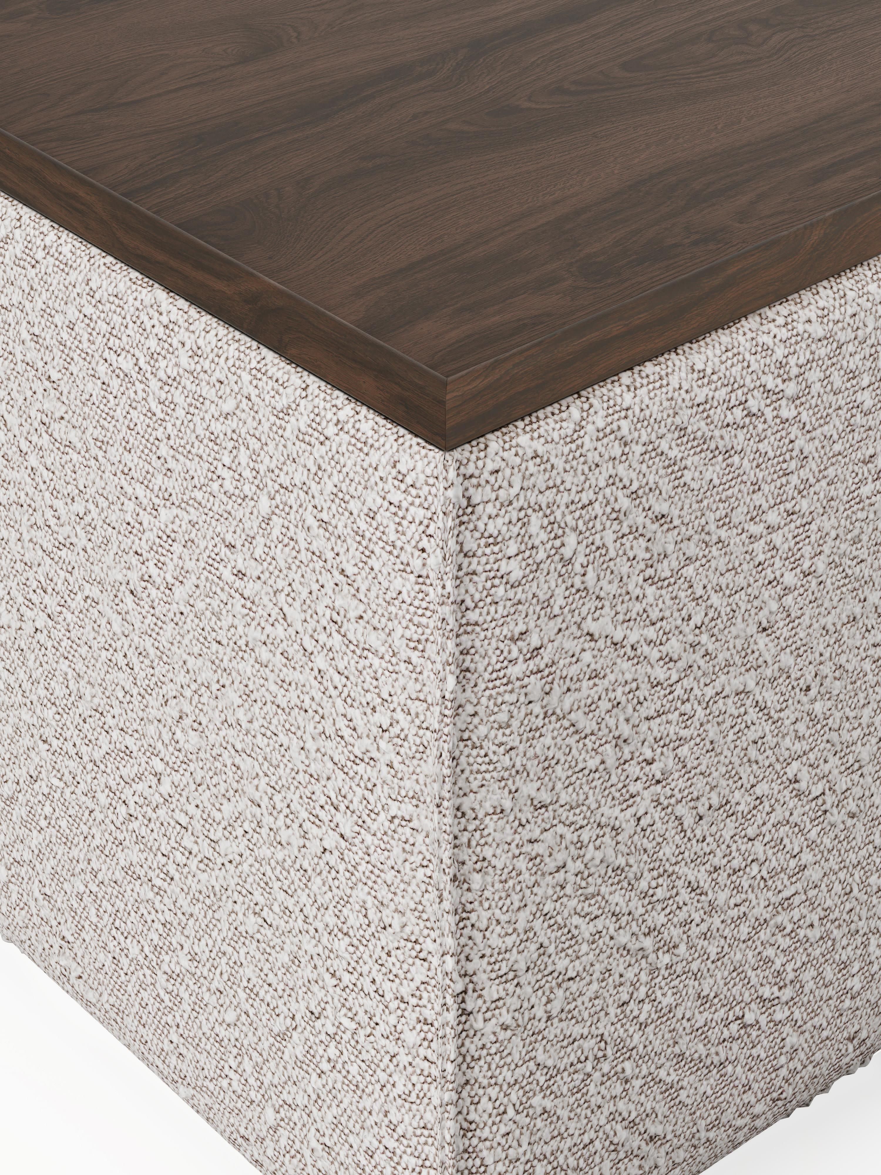 Sofa-Hocker Lennon aus Bouclé mit Stauraum