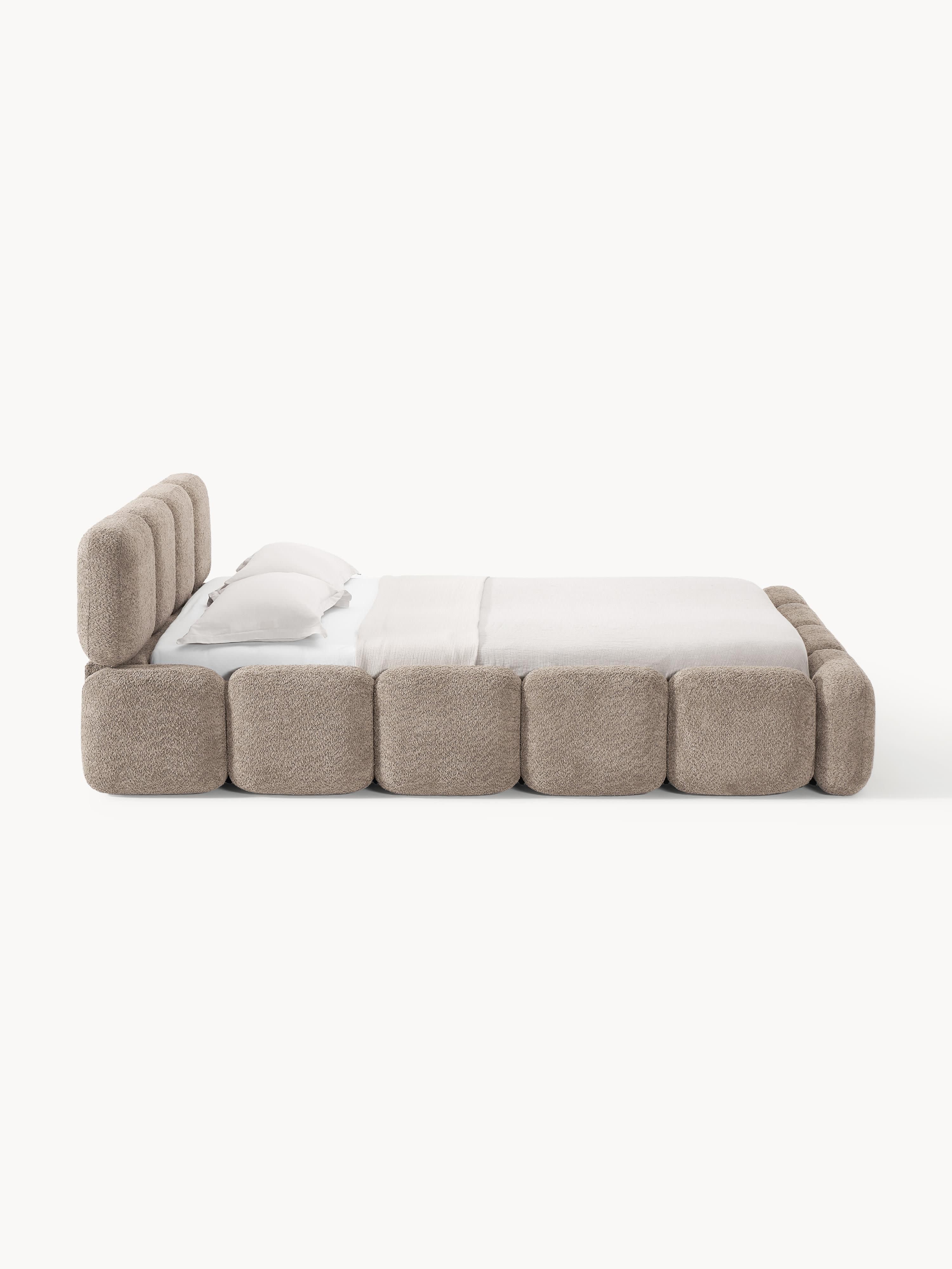 Polsterbett Tayla aus Teddy-Bouclé mit Stauraum