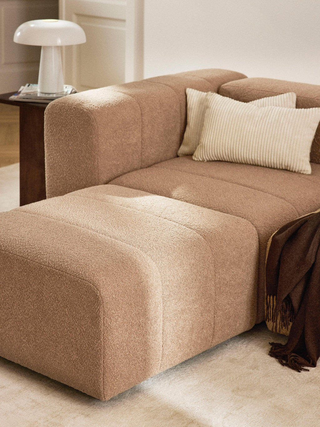 Bouclé-Sofa-Hocker Lena