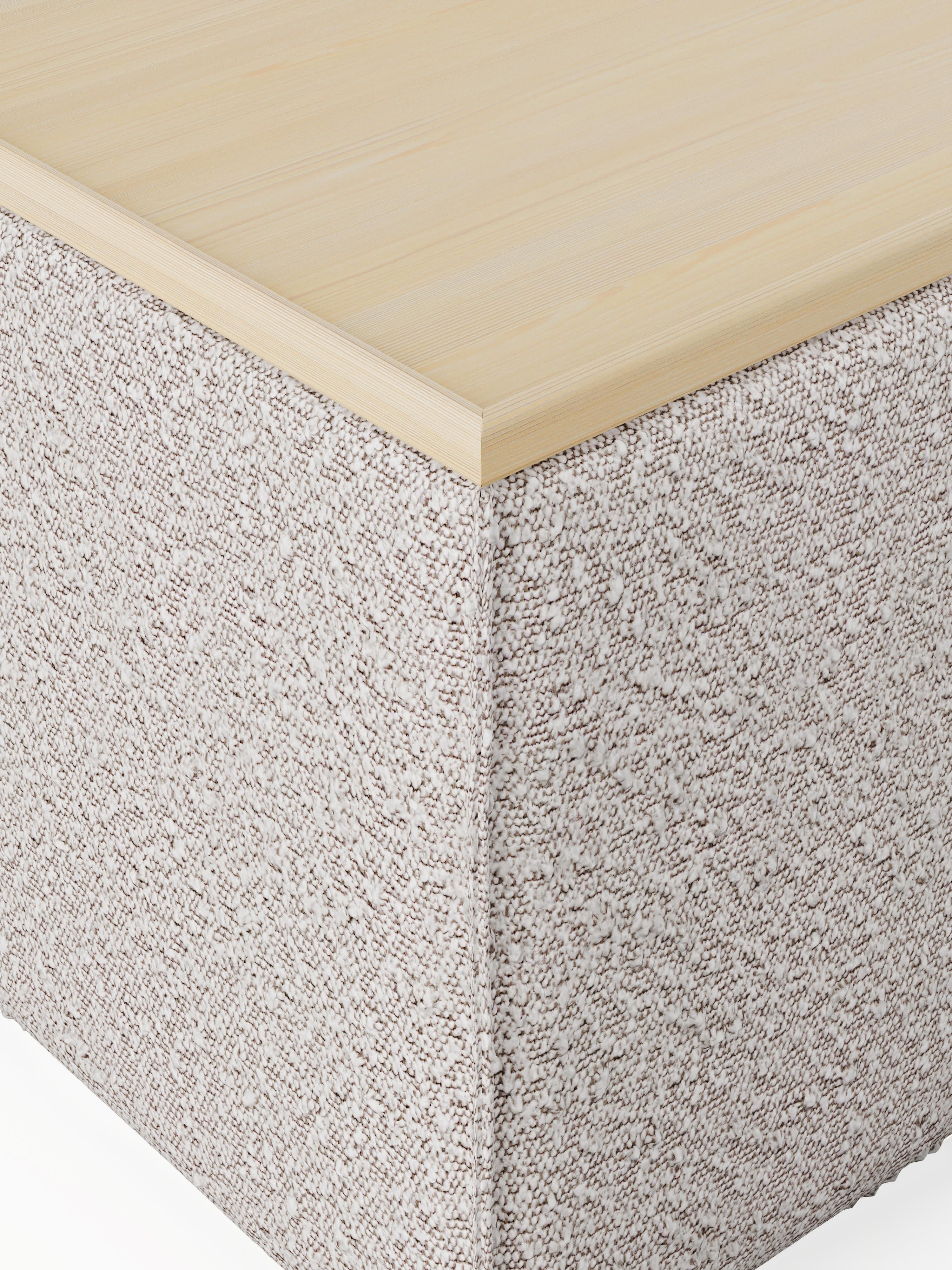 Sofa-Hocker Lennon aus Bouclé mit Stauraum