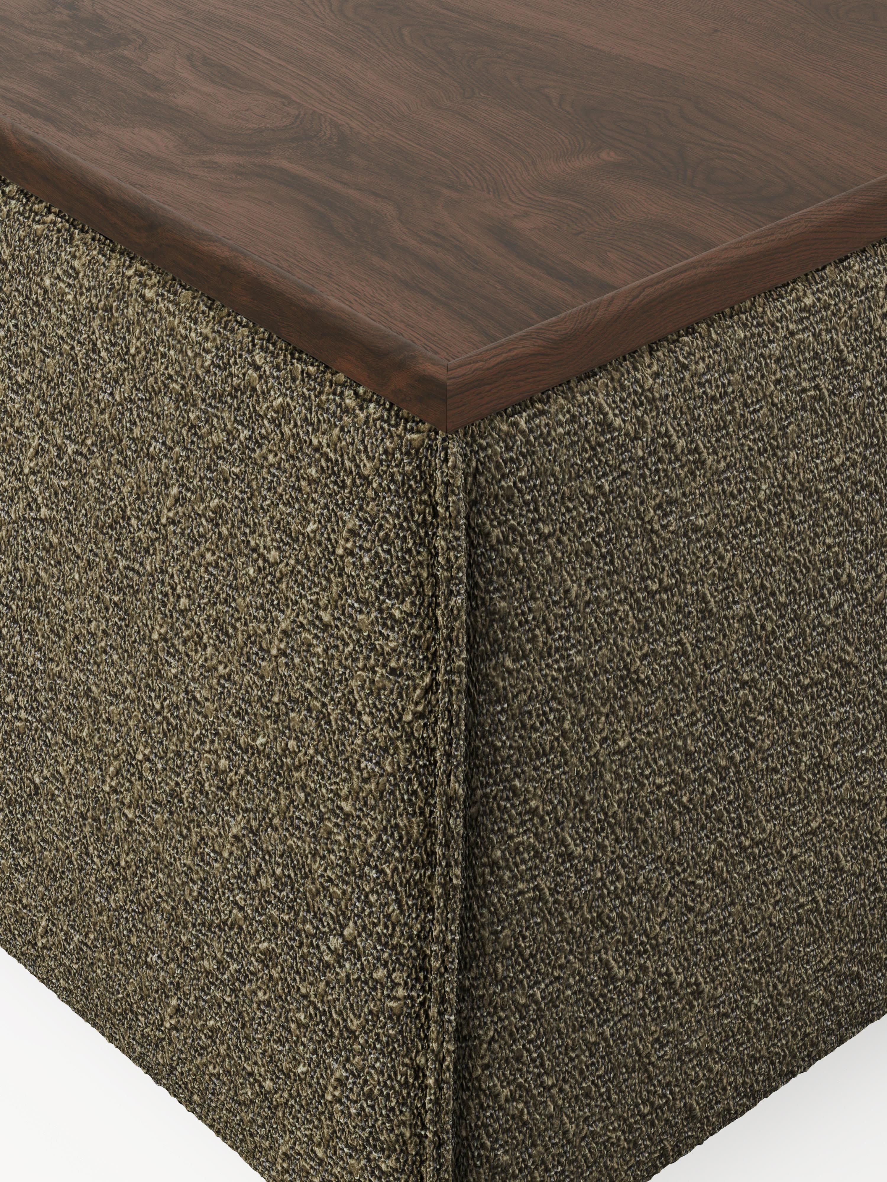 Sofa-Hocker Lennon aus Bouclé mit Stauraum