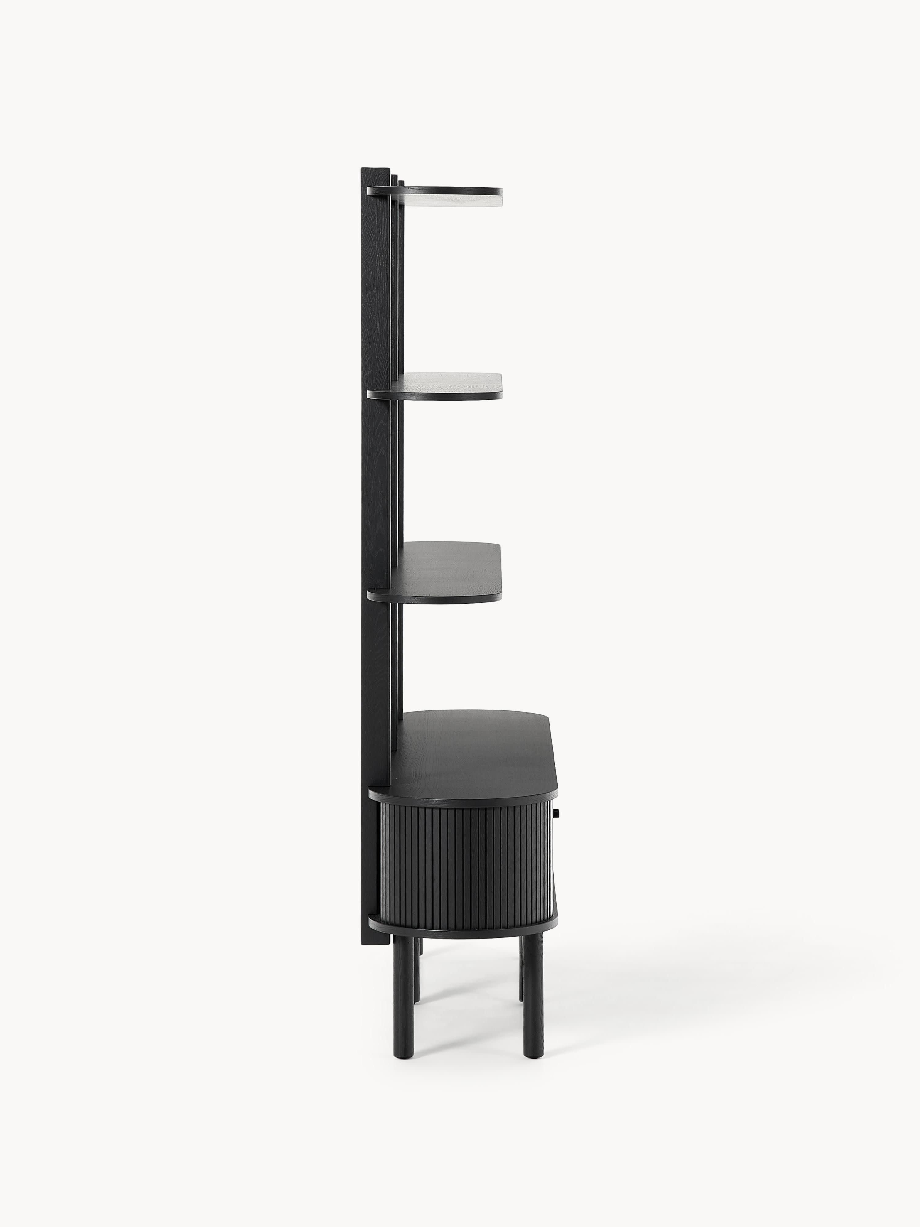 Regal Calary mit geriffelter Front