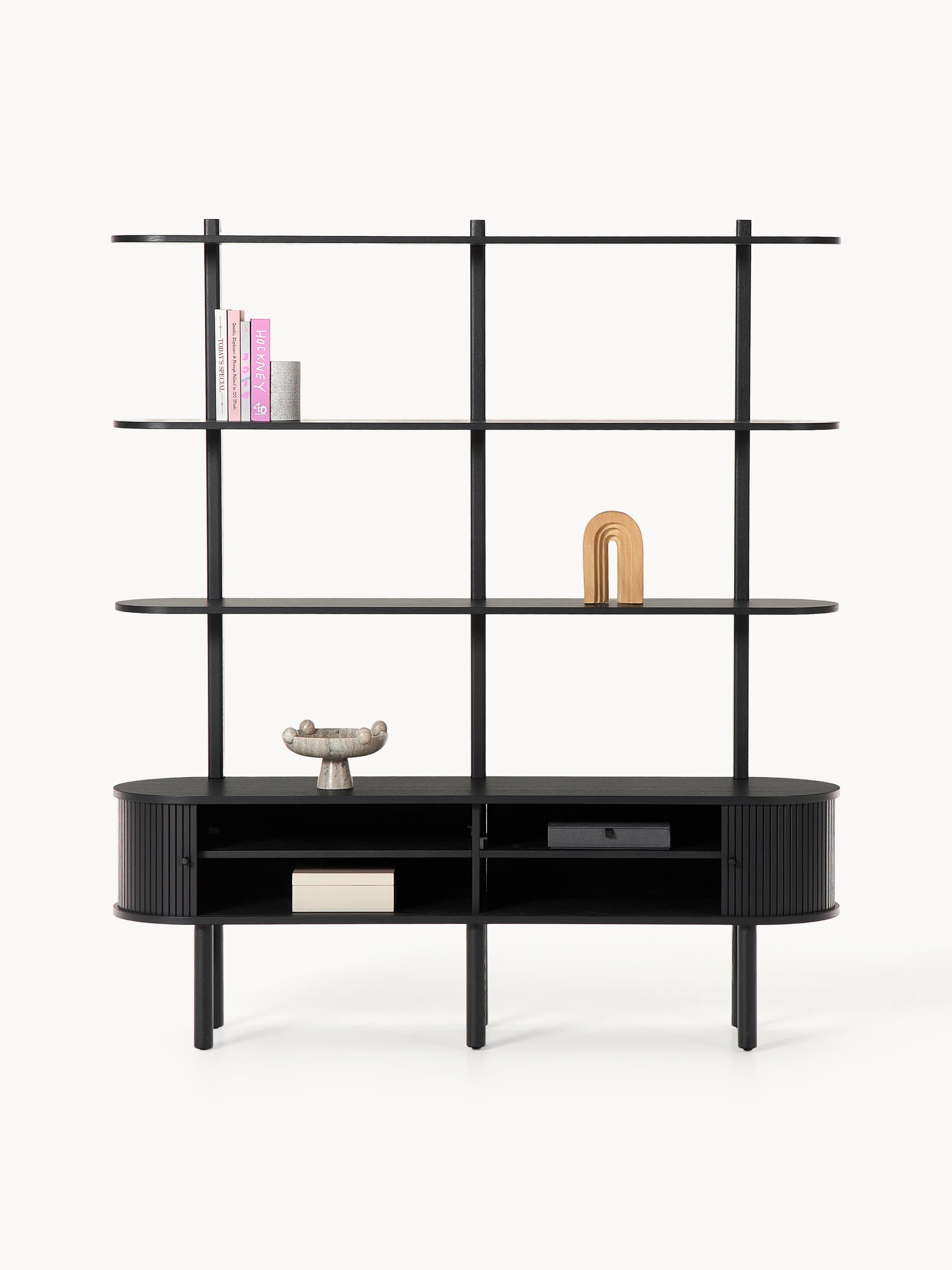 Regal Calary mit geriffelter Front