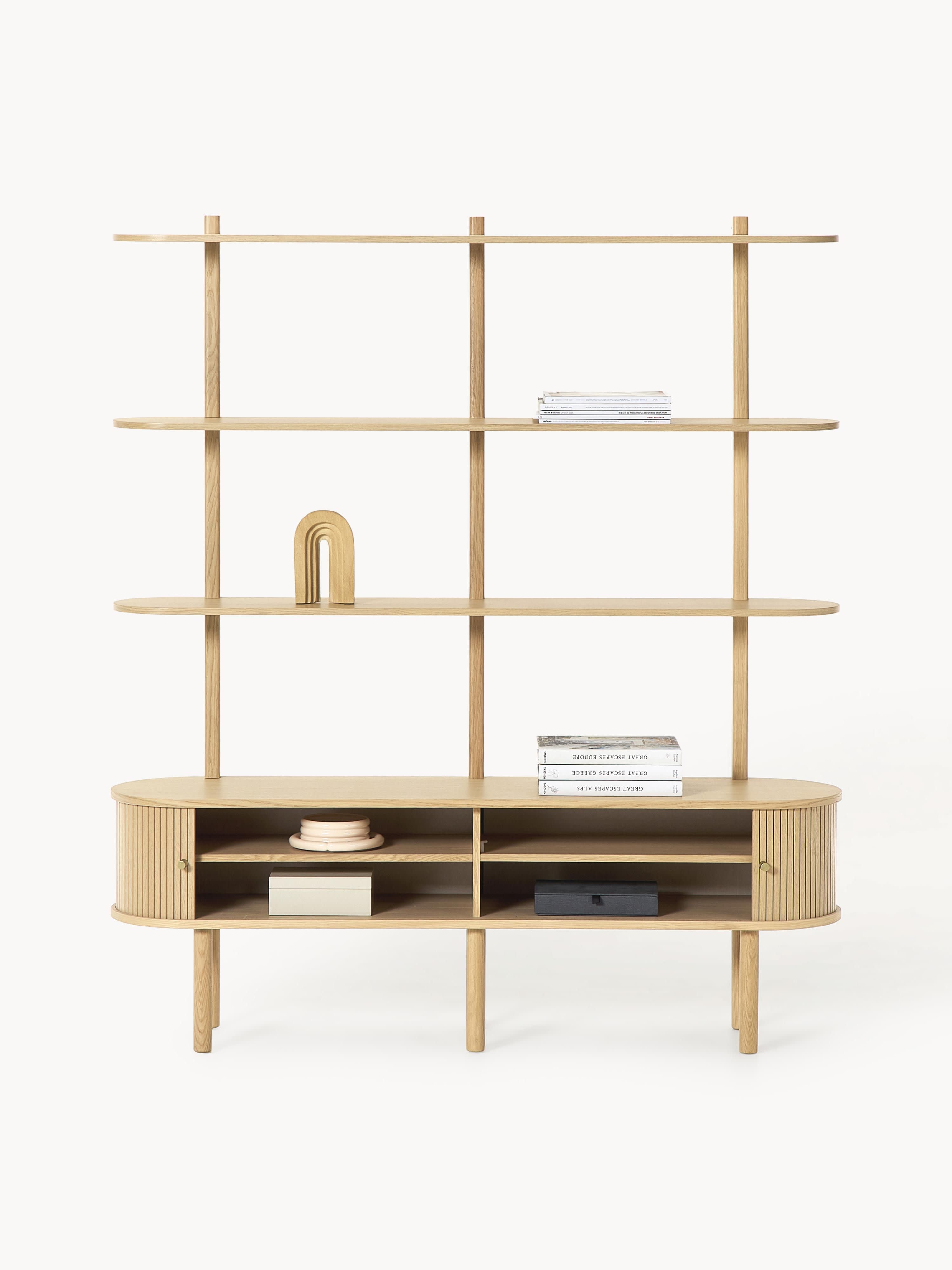 Regal Calary mit geriffelter Front