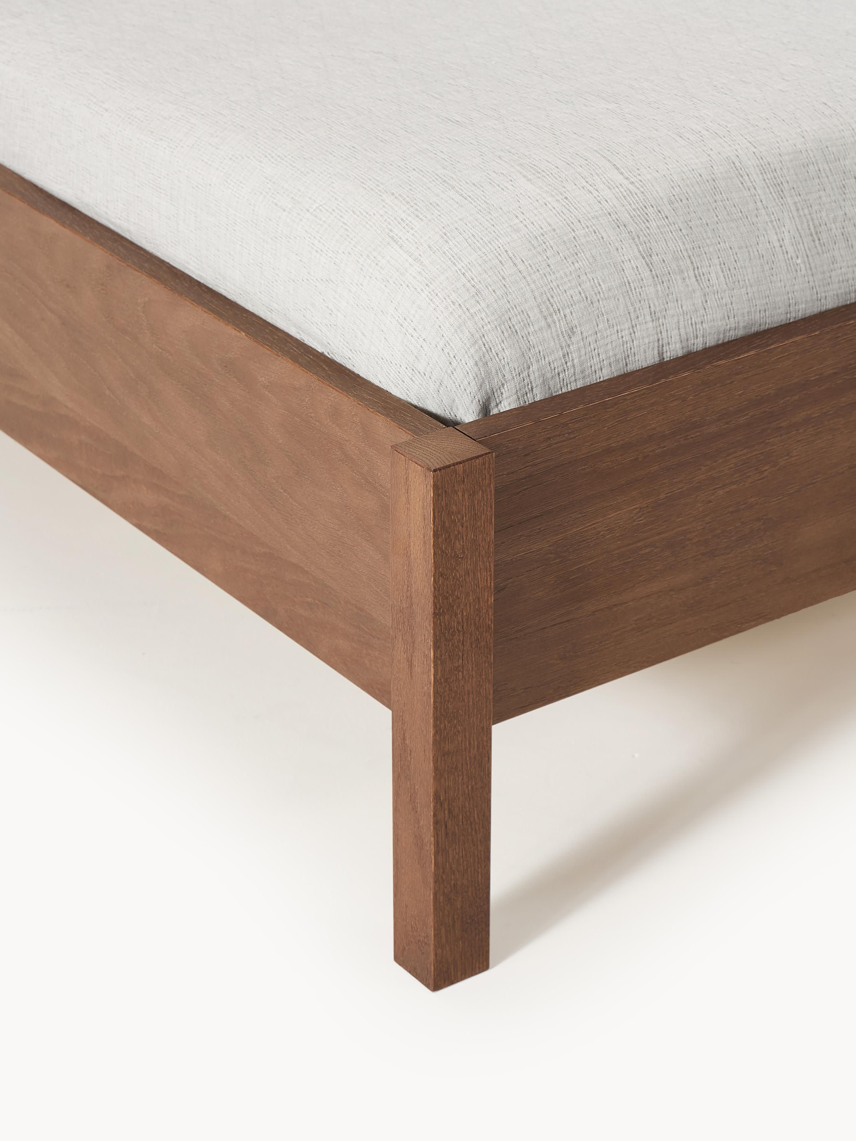 Holzbett Jones mit Kopfteil aus Bouclé