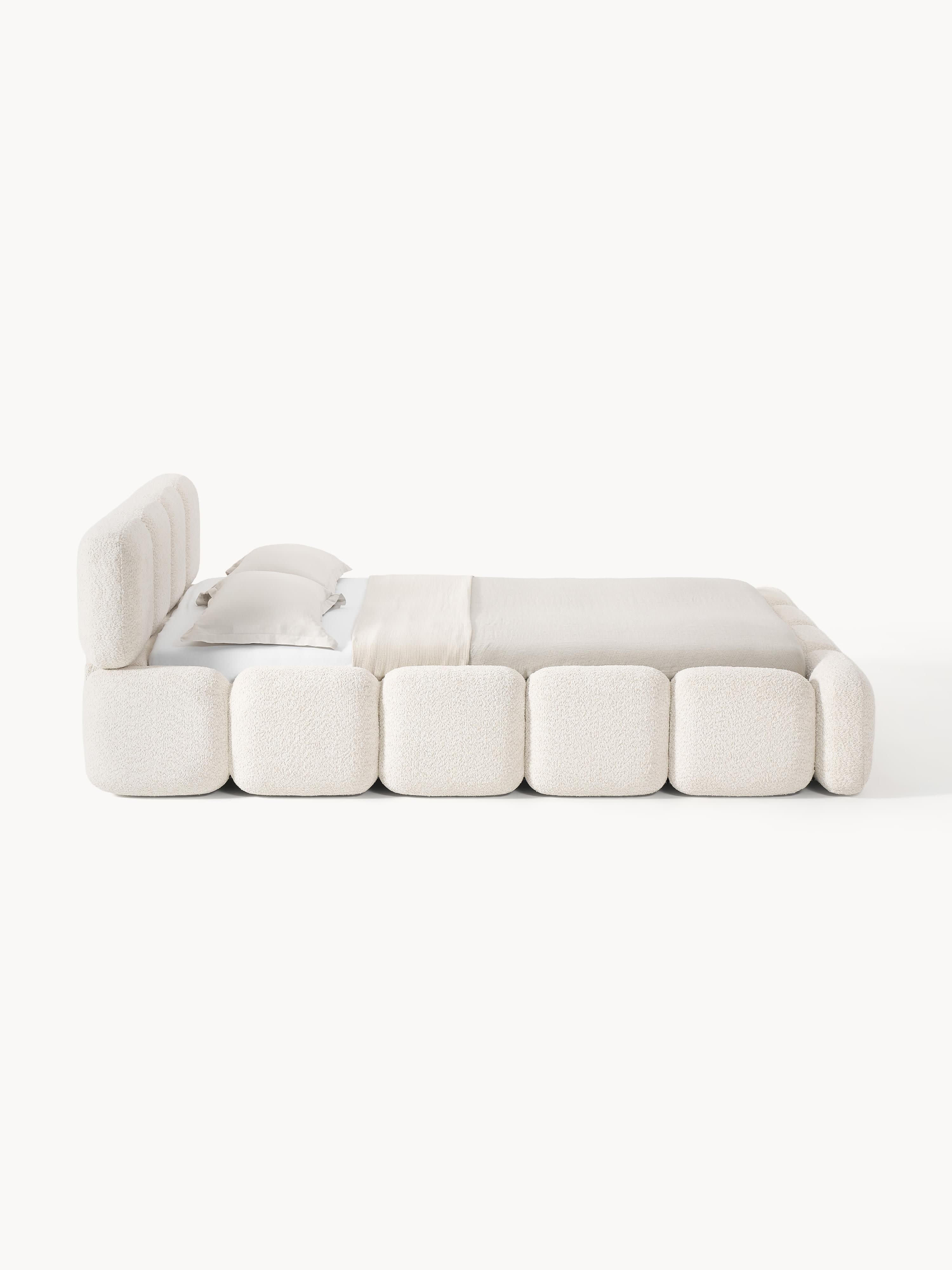 Polsterbett Tayla aus Teddy-Bouclé mit Stauraum
