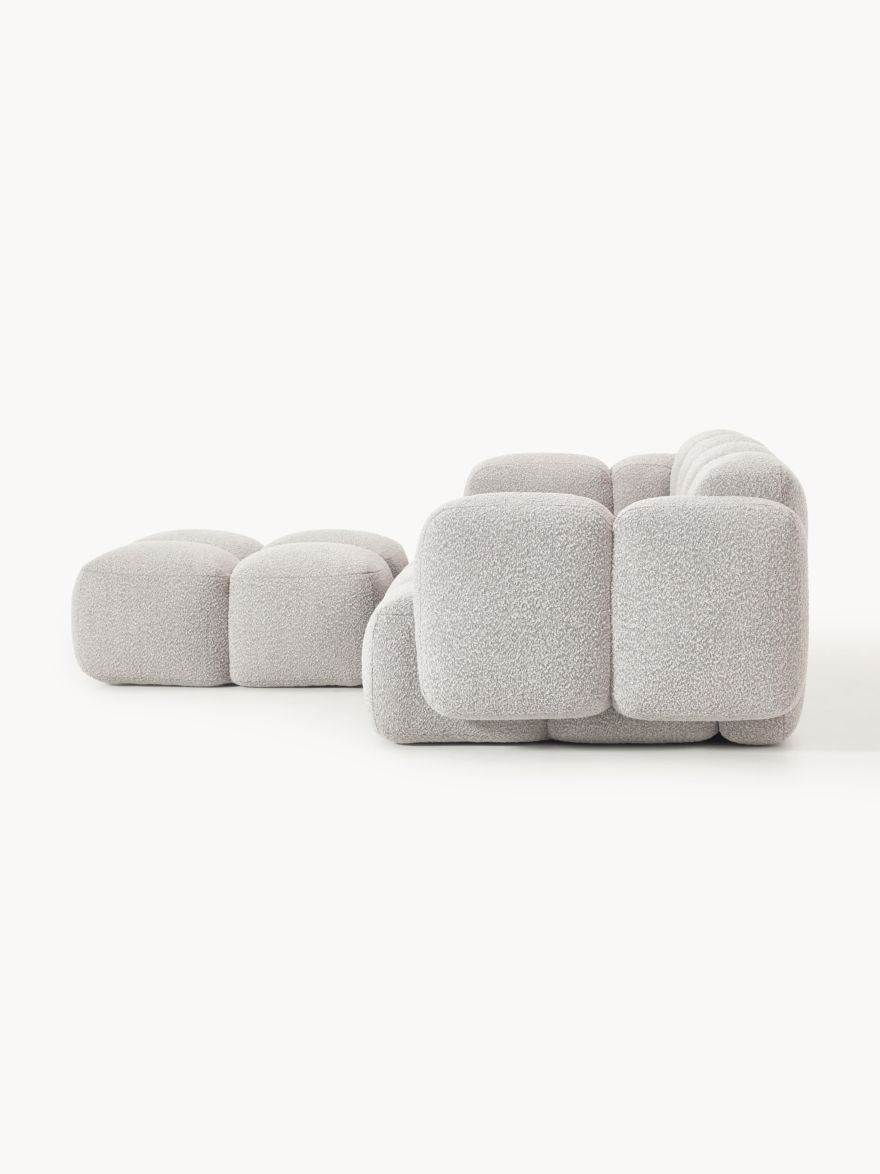 Modulares Sofa Tayla (3-Sitzer) aus Bouclé mit Hocker (links/rechts)