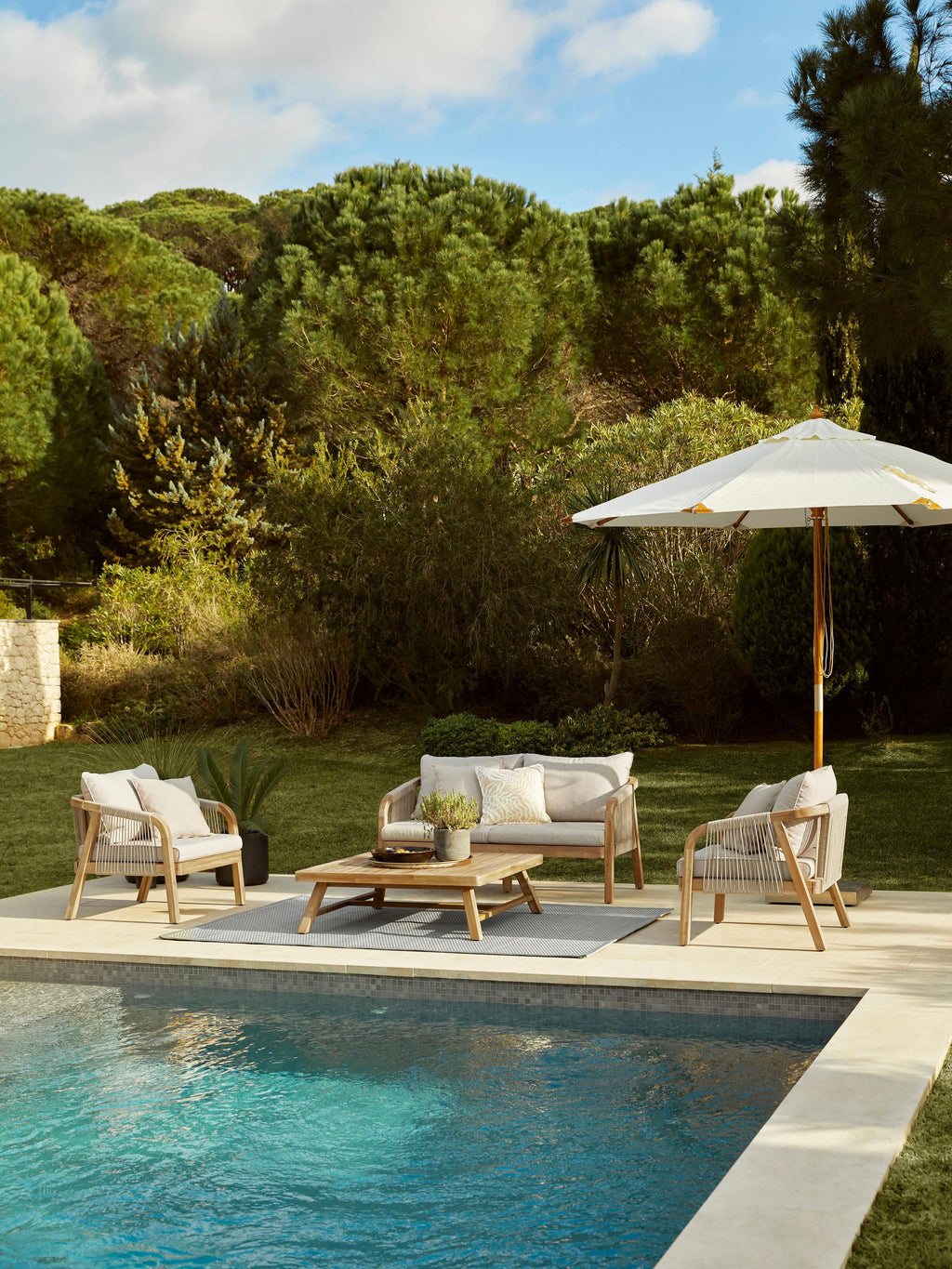 Garten-Loungesofa Lu aus Akazienholz (2-Sitzer)