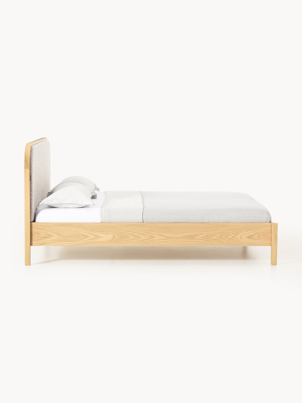 Holzbett Jones mit Kopfteil aus Bouclé