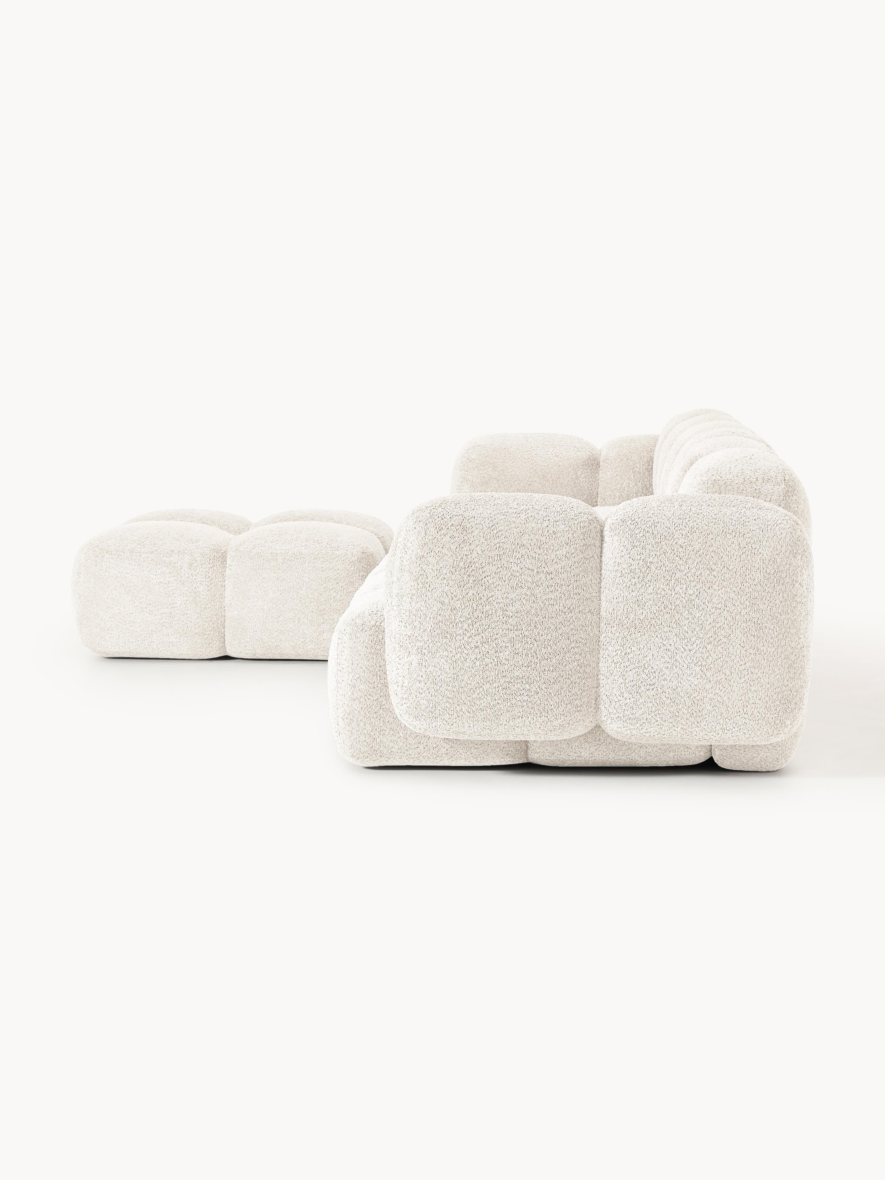 Modulares Sofa Tayla (4-Sitzer) aus Teddy-Bouclé mit Hocker (links/rechts)