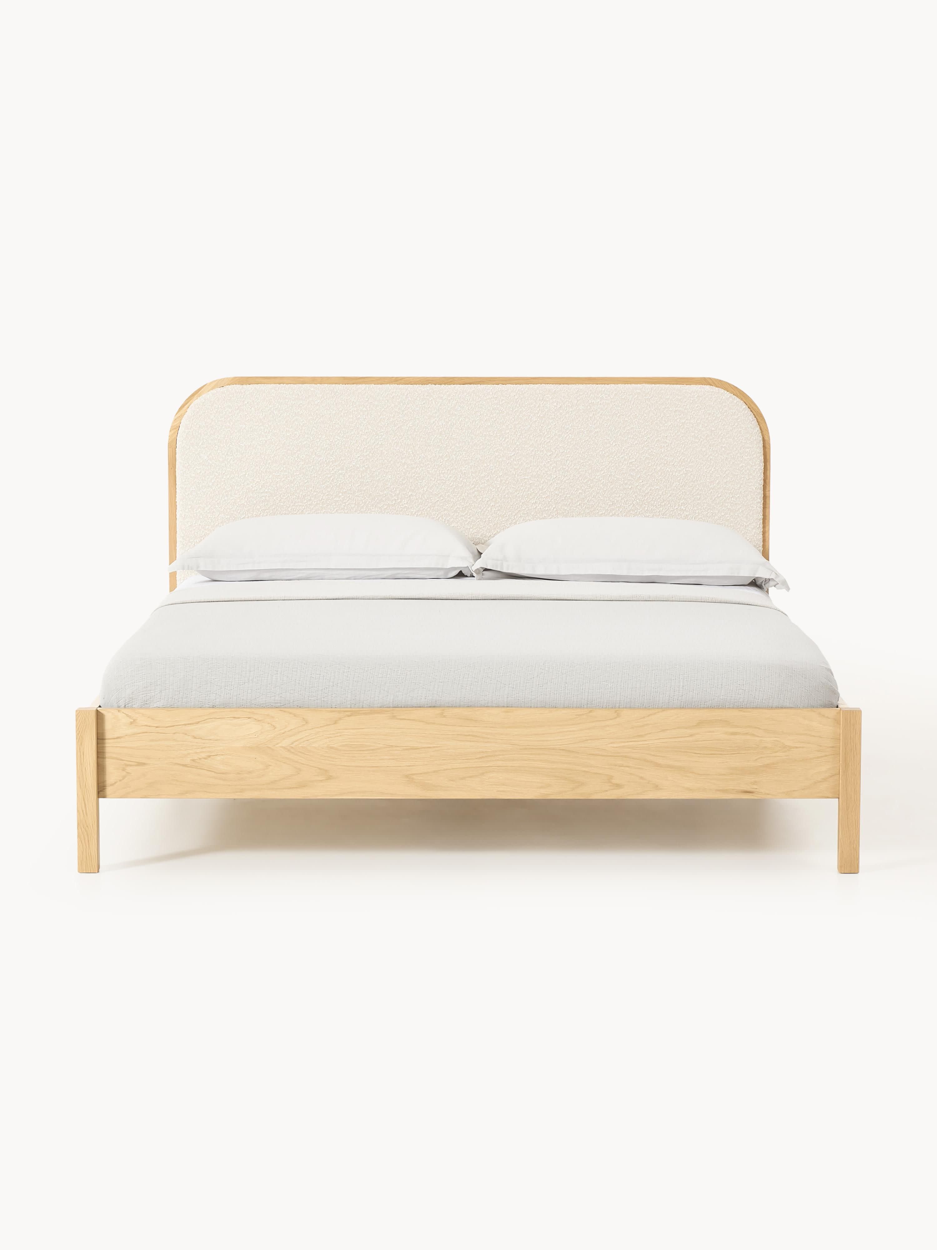 Holzbett Jones mit Kopfteil aus Bouclé