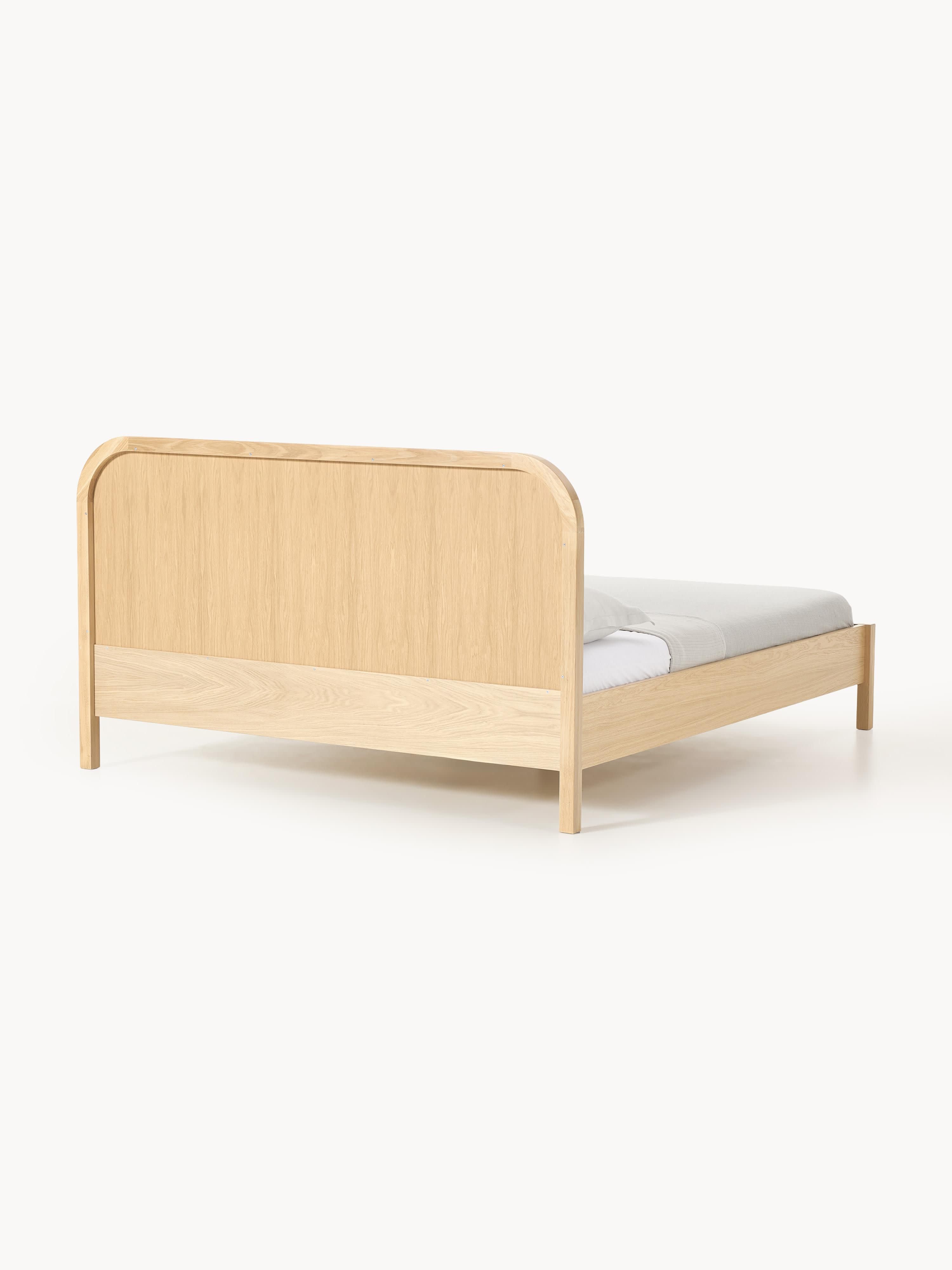 Holzbett Jones mit Kopfteil aus Bouclé