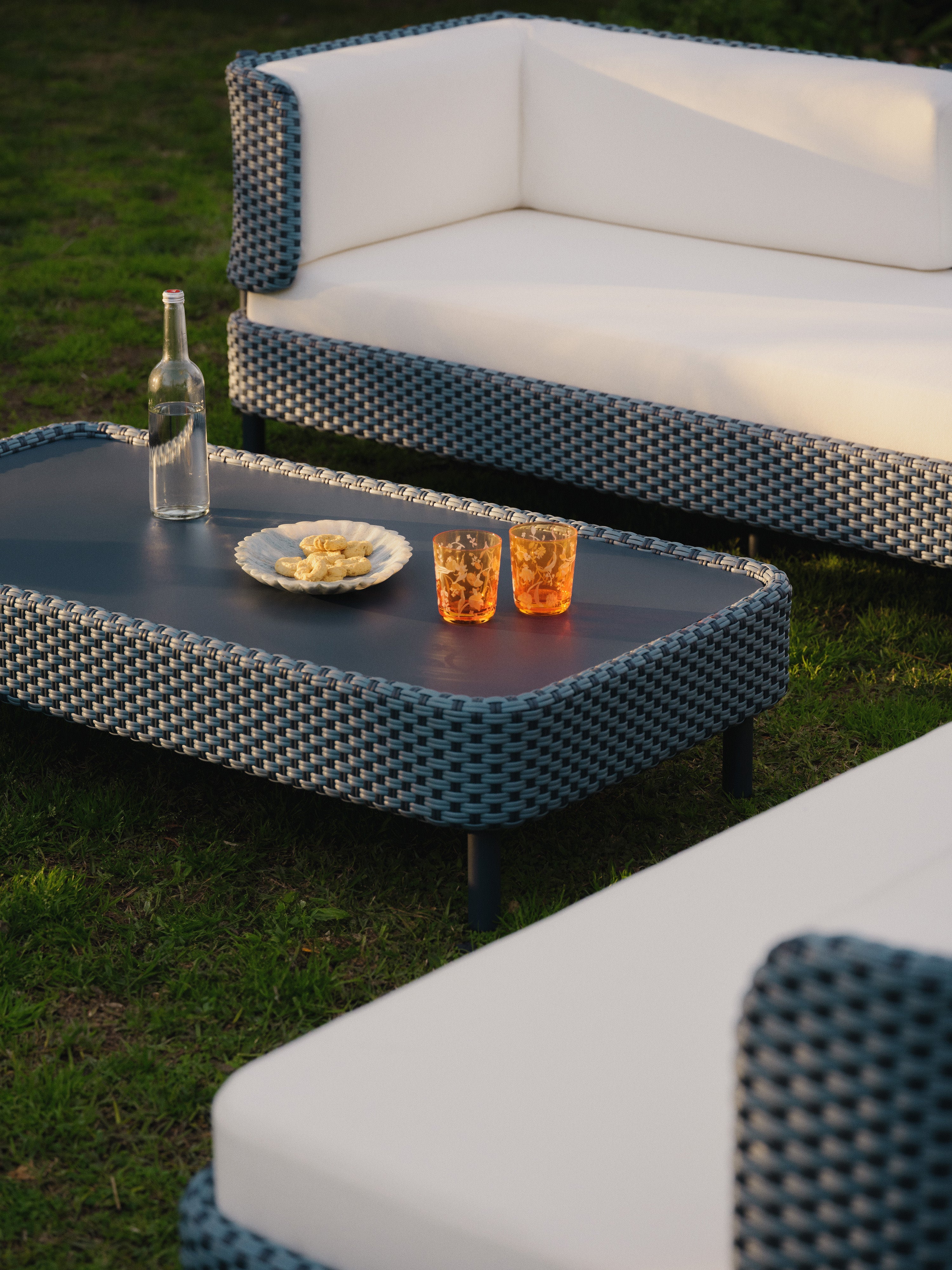 Garten-Couchtisch Hani mit Schutzhülle