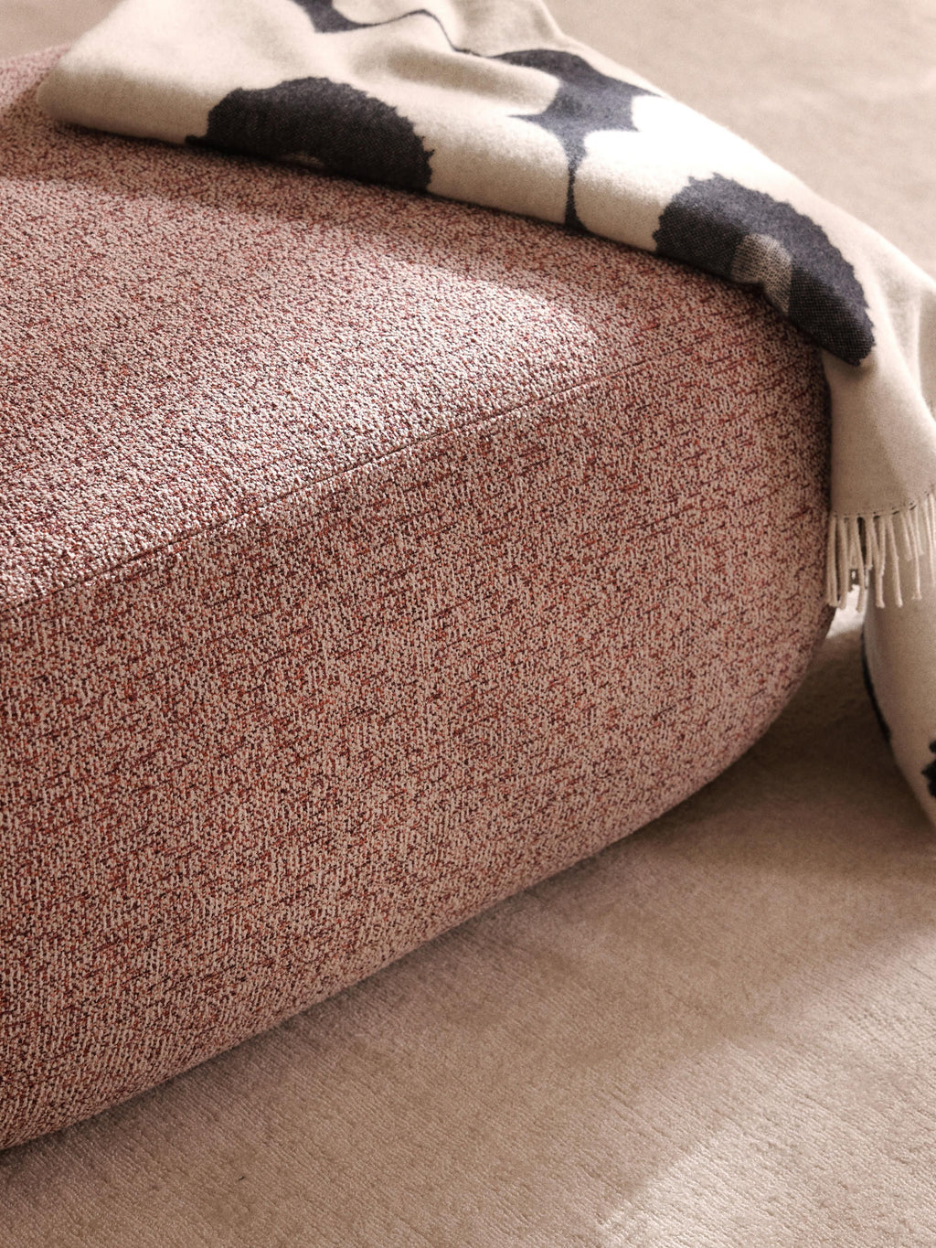 Bouclé-Hocker Sofia