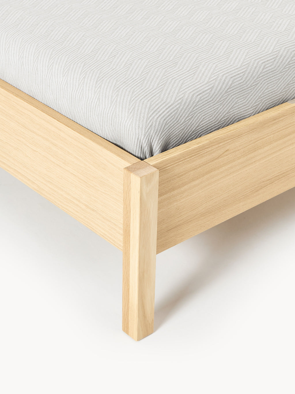 Holz-Einzelbett Jones mit Kopfteil aus Wiener Geflecht