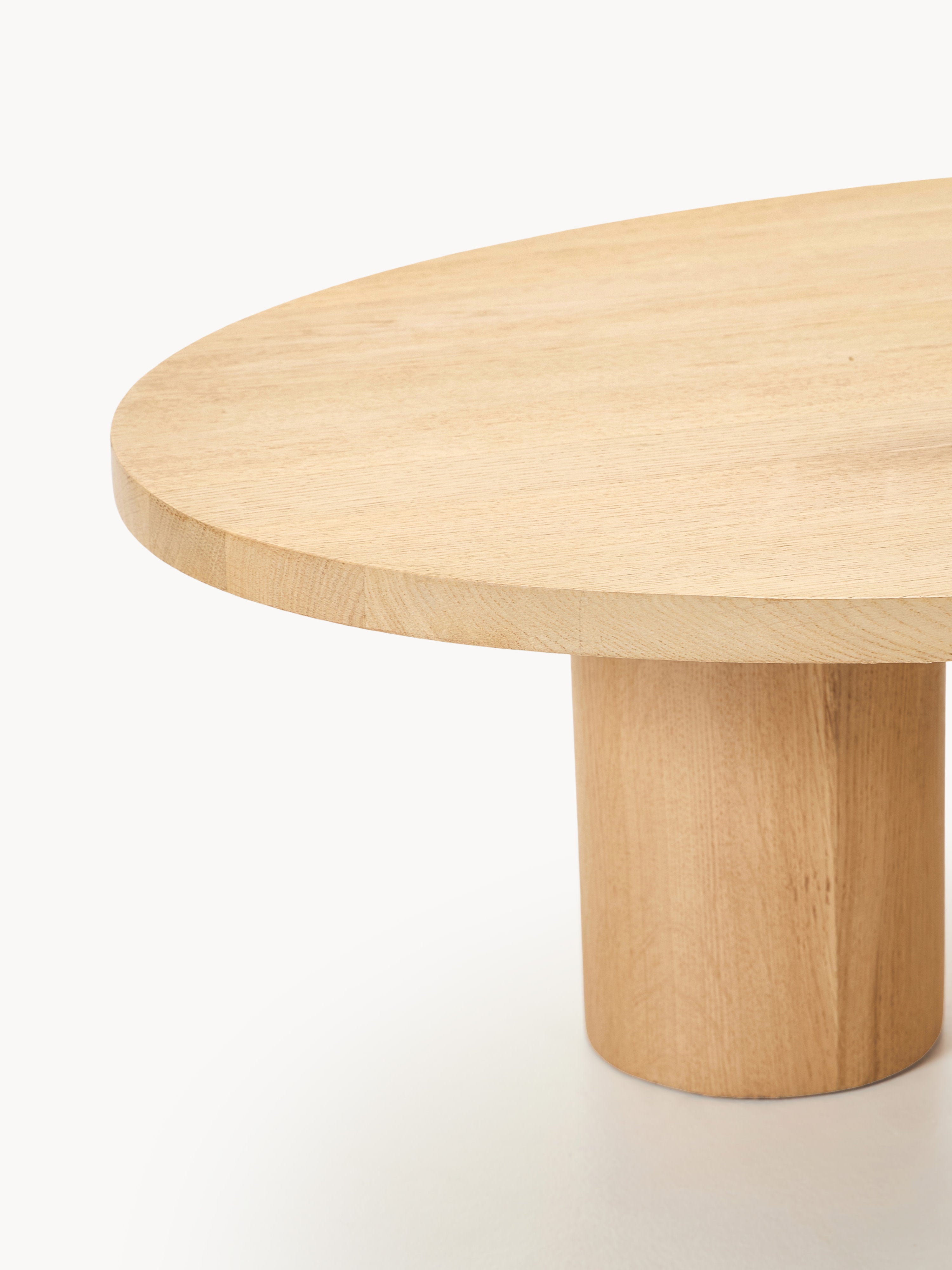 XL Couchtisch Didi aus Eichenholz in organischer Form