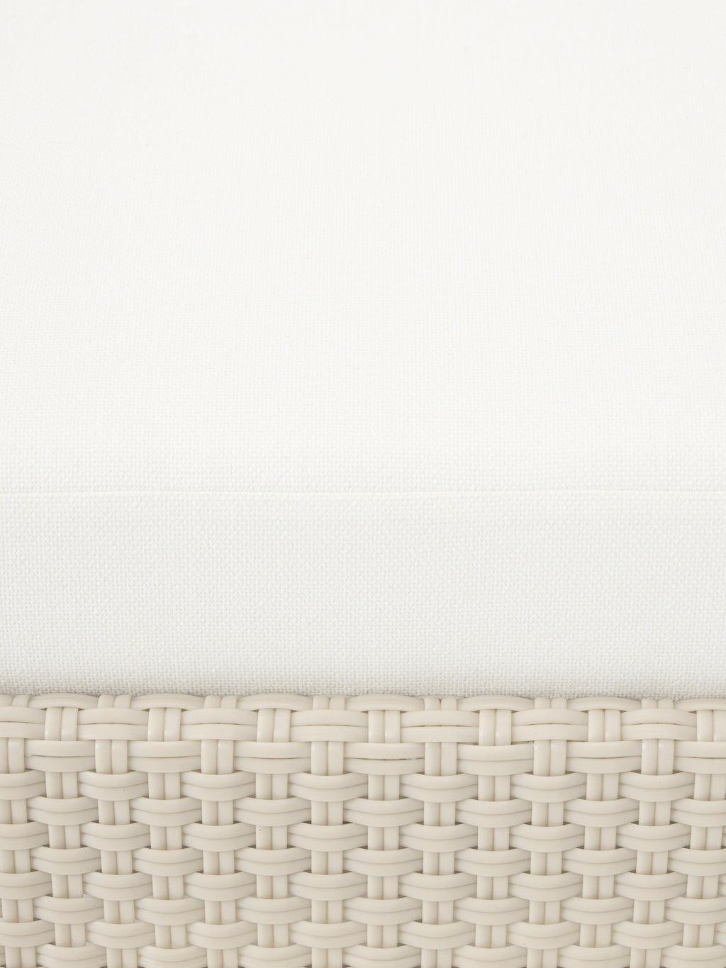 Garten-Sofa-Hocker Hani mit Schutzhülle