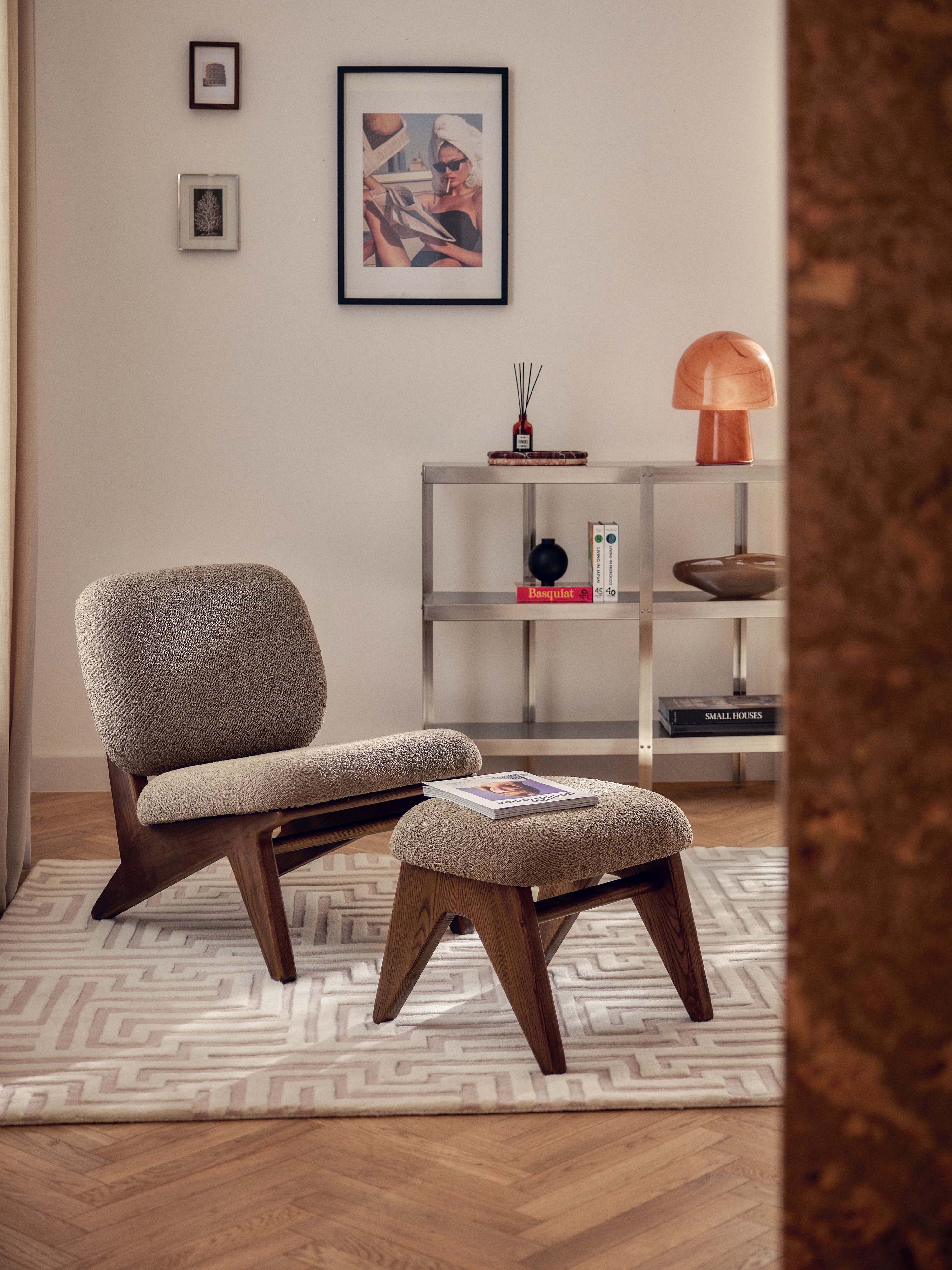 Bouclé-Loungesessel Shenay aus Eschenholz