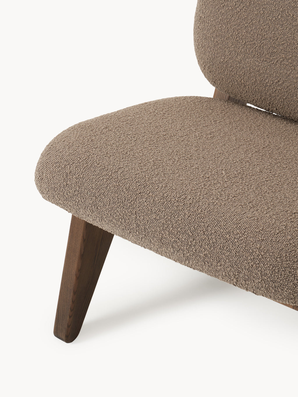 Bouclé-Loungesessel Shenay aus Eschenholz