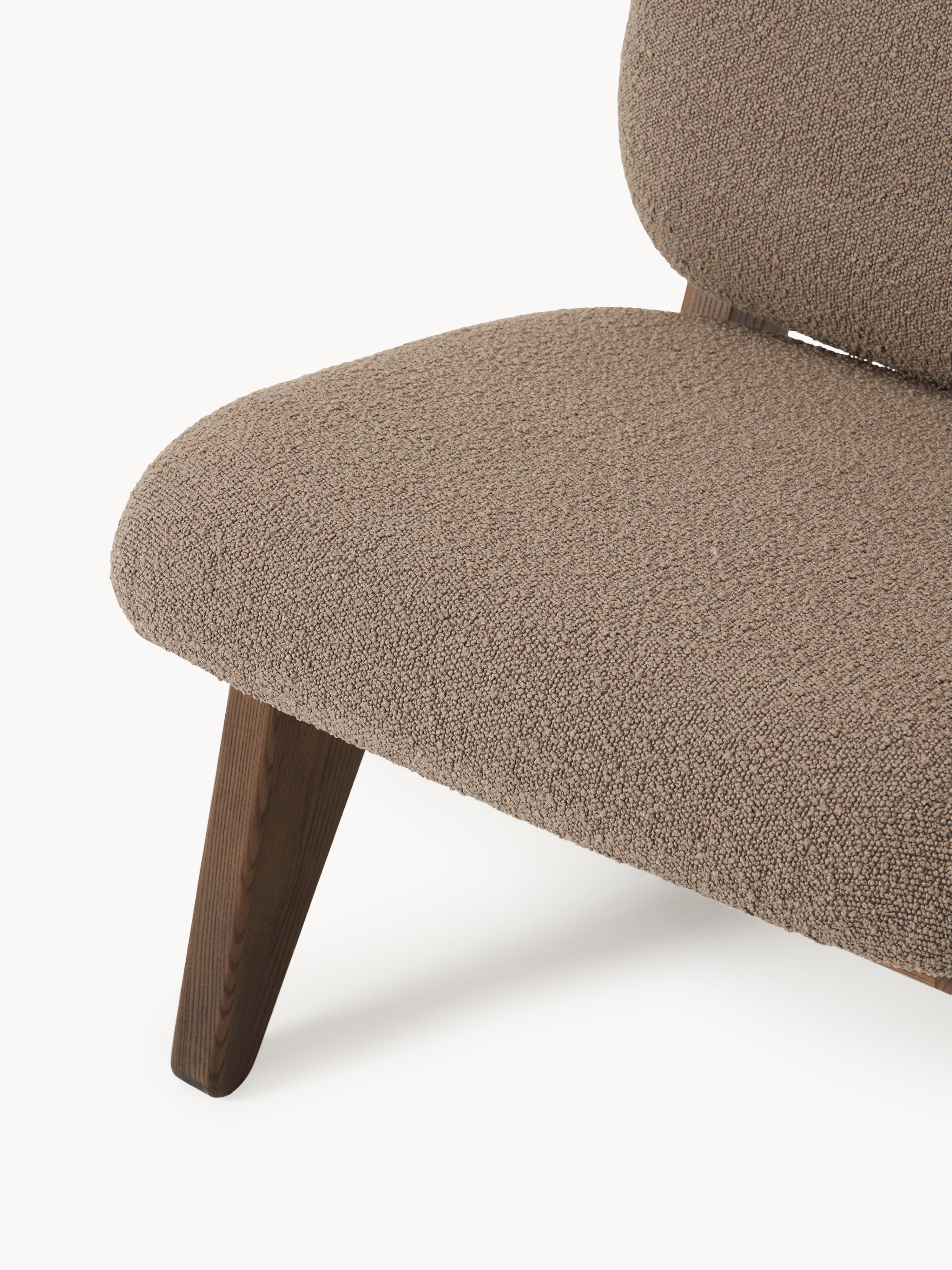 Bouclé-Loungesessel Shenay aus Eschenholz