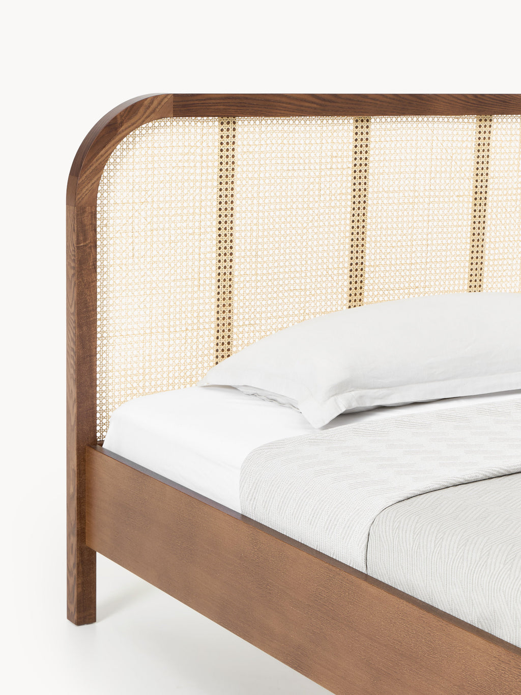 Holz-Einzelbett Jones mit Kopfteil aus Wiener Geflecht