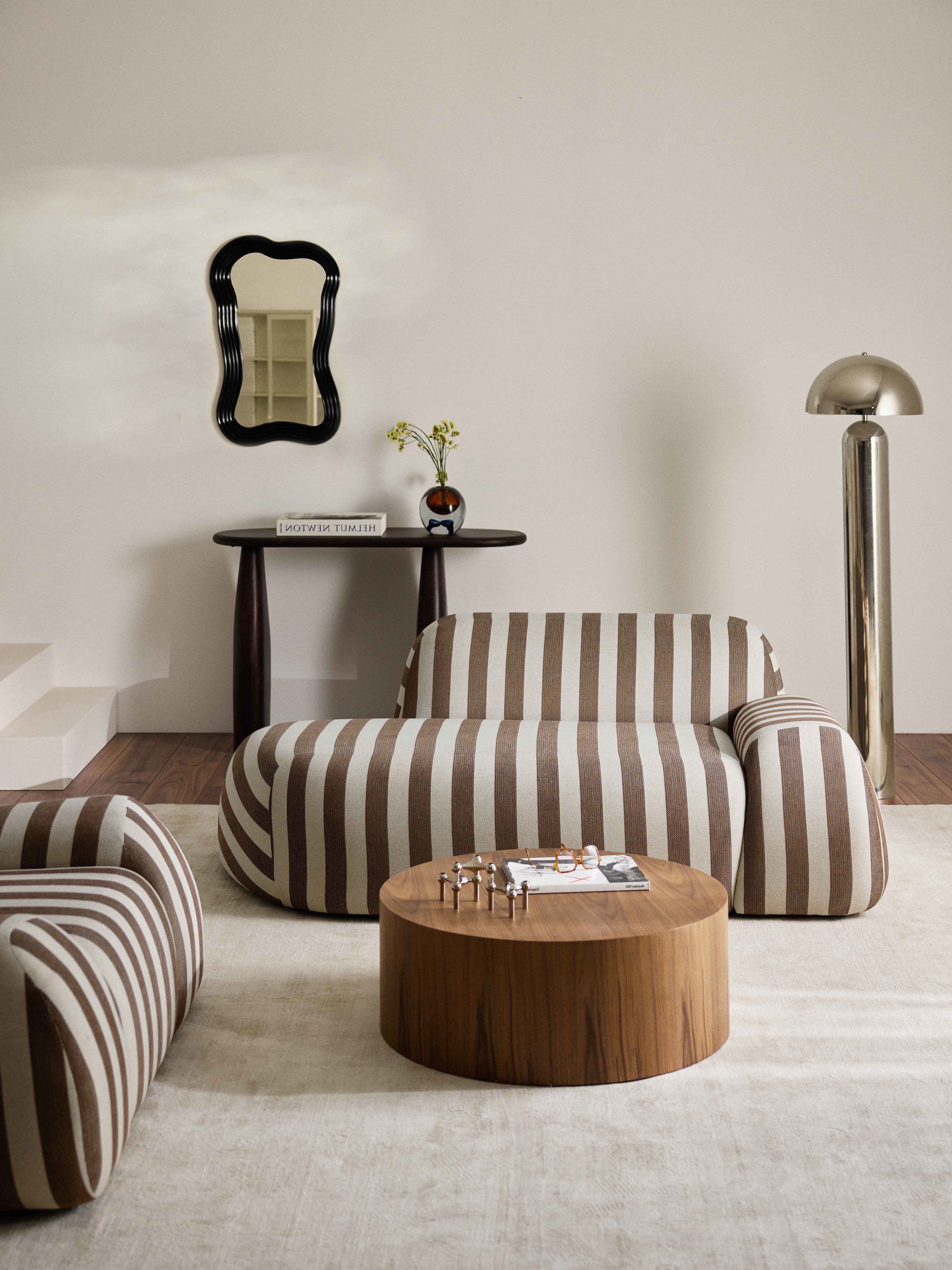 Gestreiftes Sofa Wolke (2-Sitzer) mit Chaiselongue