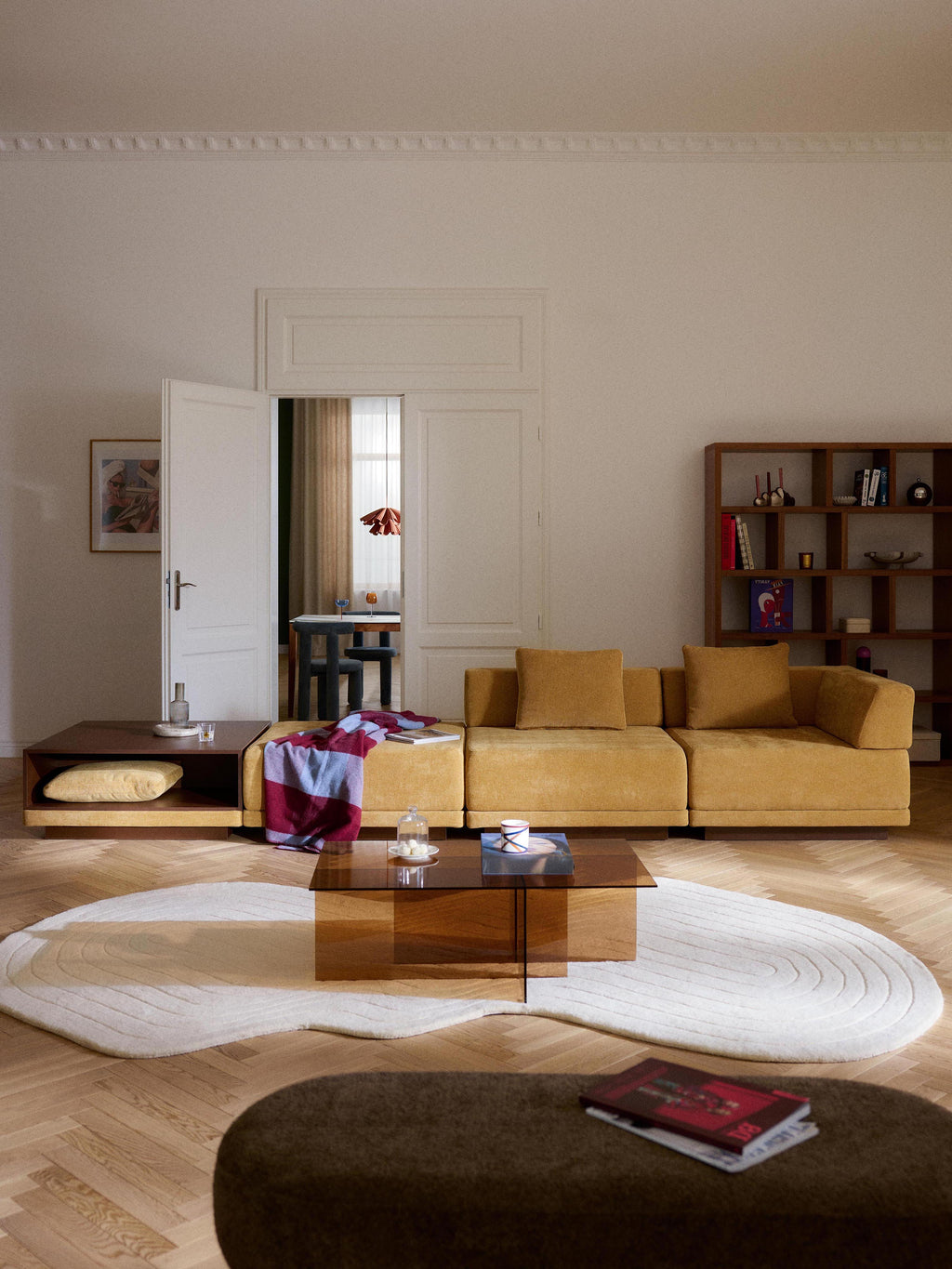 Modulares Sofa Colin (4-Sitzer) mit Couchtisch & Ottomane