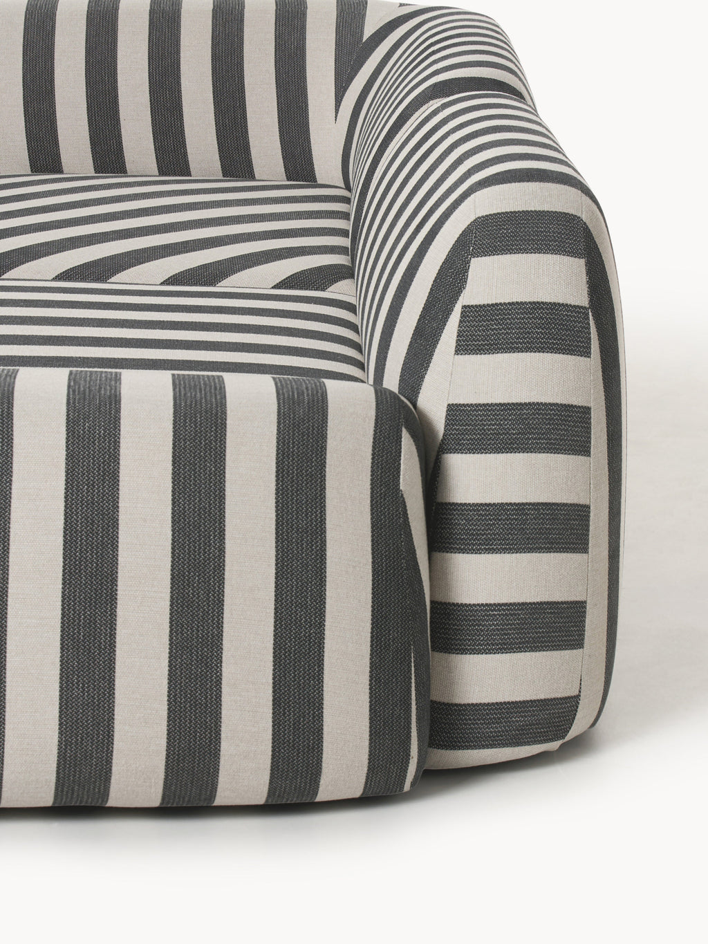 Modulares Gestreiftes Ecksofa Wolke (4-Sitzer) mit Chaiselongue