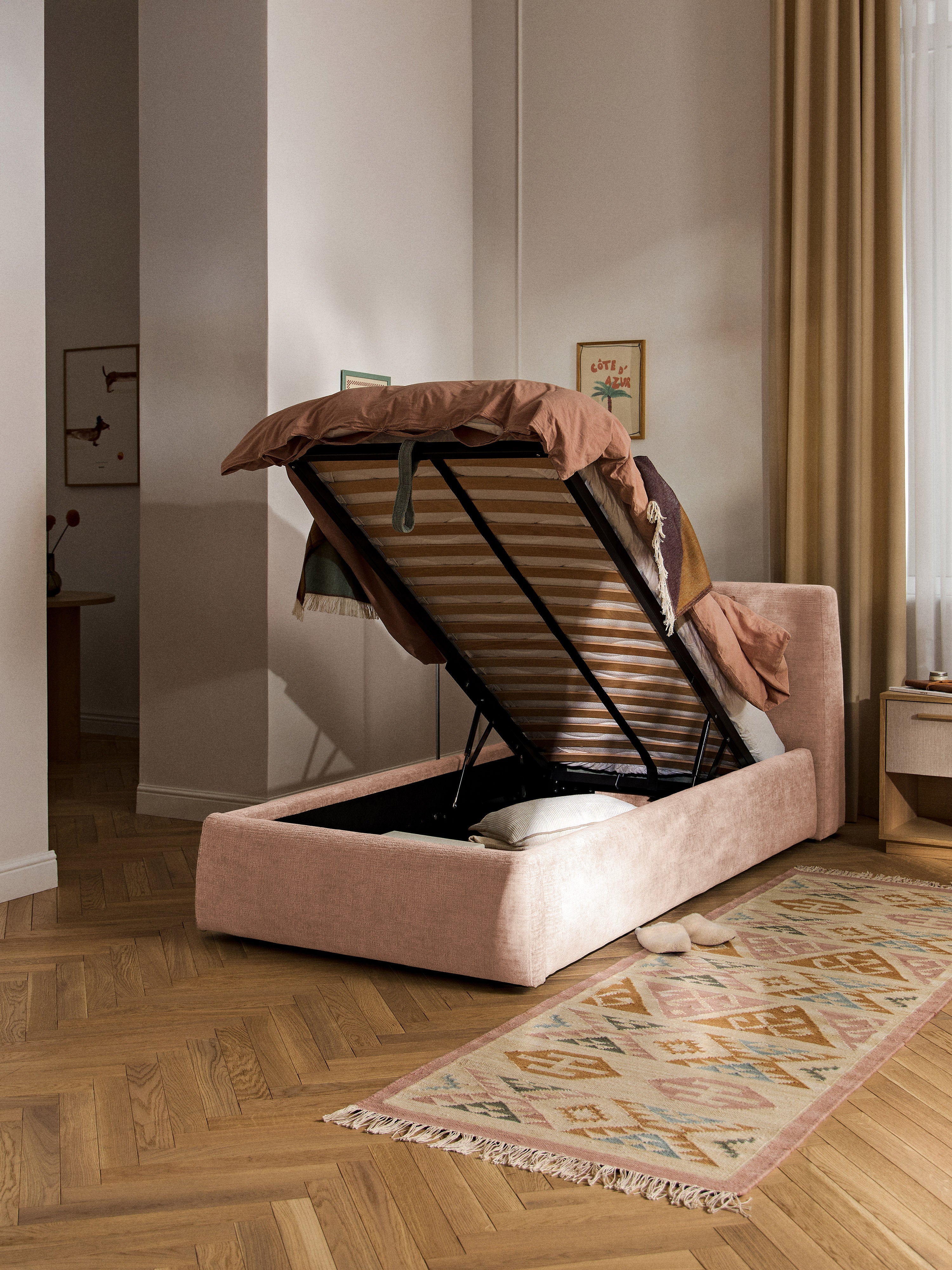 Gepolstertes Einzelbett Cloud mit Stauraum